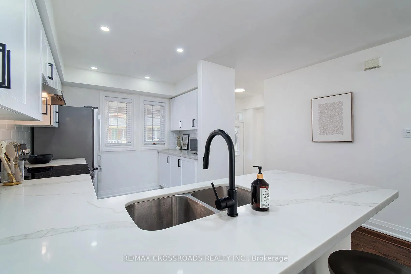 Photo 11 of 35 Torr Lane, Ajax, Central — HOMEH