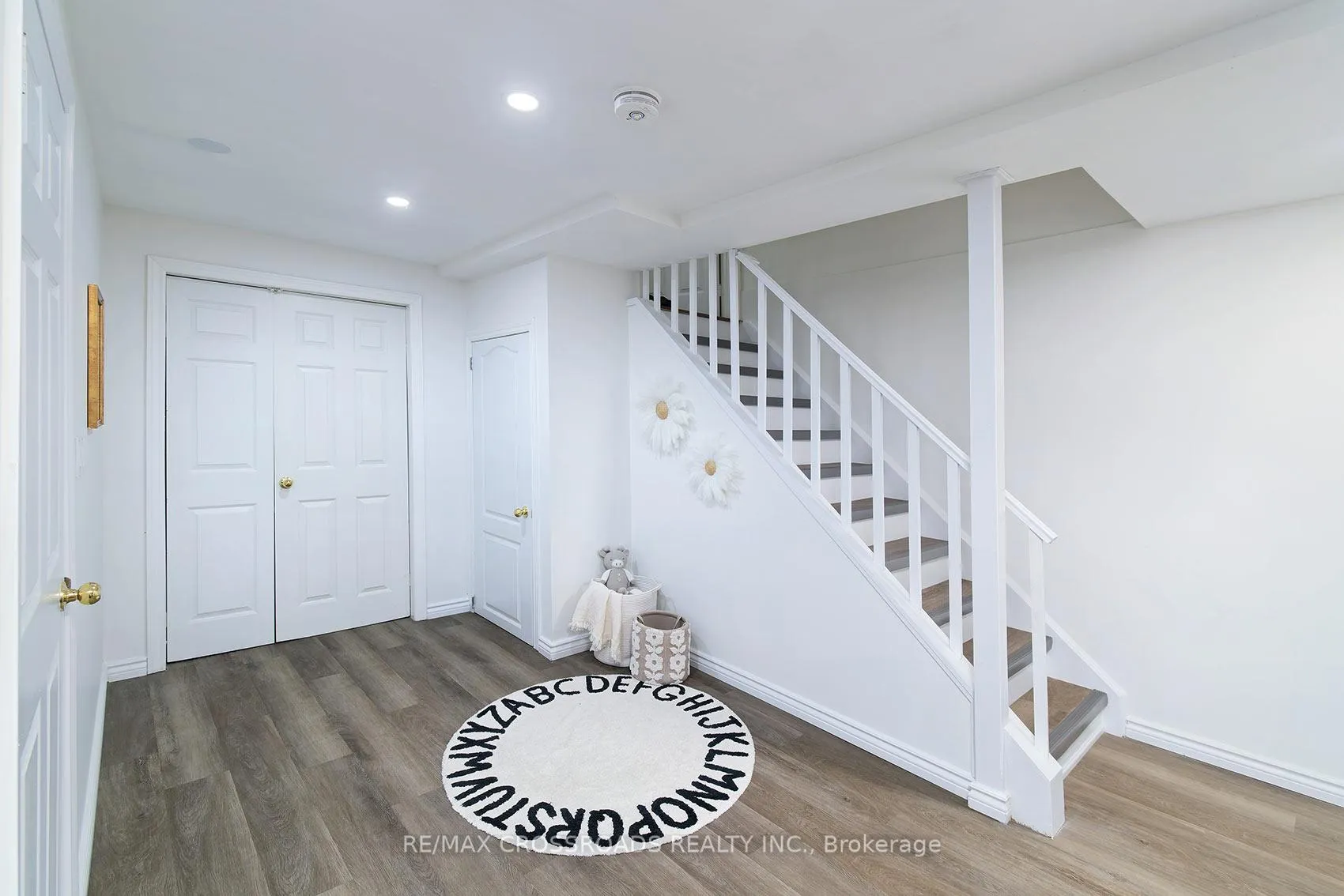 Photo 33 of 35 Torr Lane, Ajax, Central — HOMEH