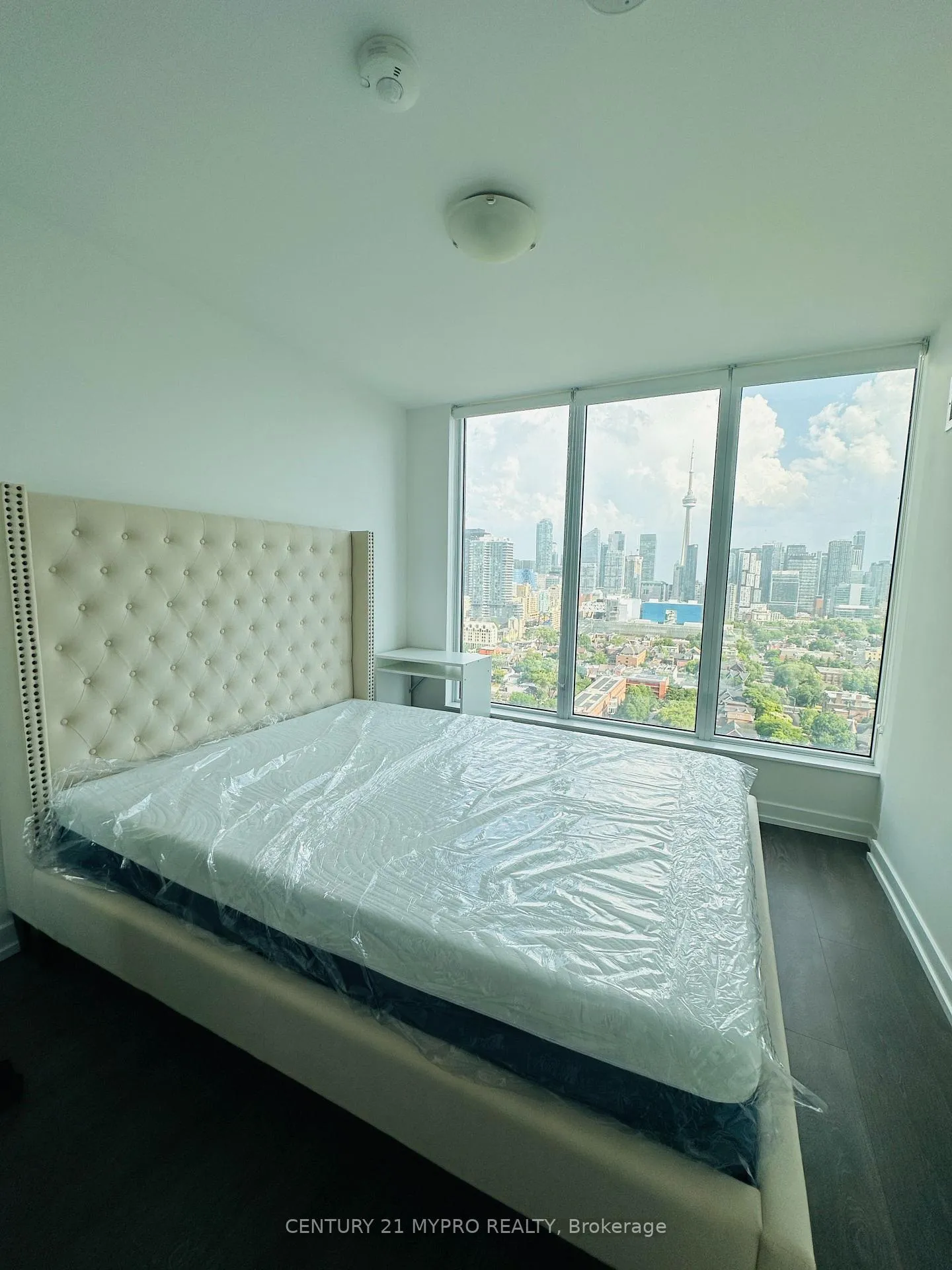Photo 7 of Unit 2009, 203 College Street, Toronto, Kensington-Chinatown — HOMEH