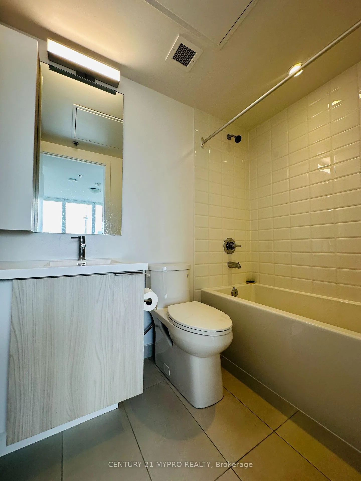 Photo 10 of Unit 2009, 203 College Street, Toronto, Kensington-Chinatown — HOMEH