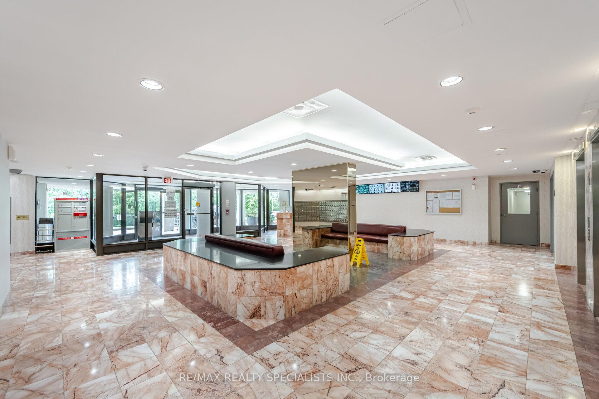 Photo 4 of Unit 805, 5 Rowntree Road N, Etobicoke, Mount Olive-Silverstone-Jamestown — HOMEH