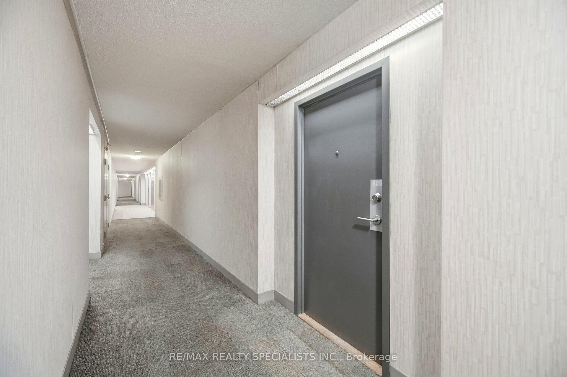 Photo 5 of Unit 805, 5 Rowntree Road N, Etobicoke, Mount Olive-Silverstone-Jamestown — HOMEH