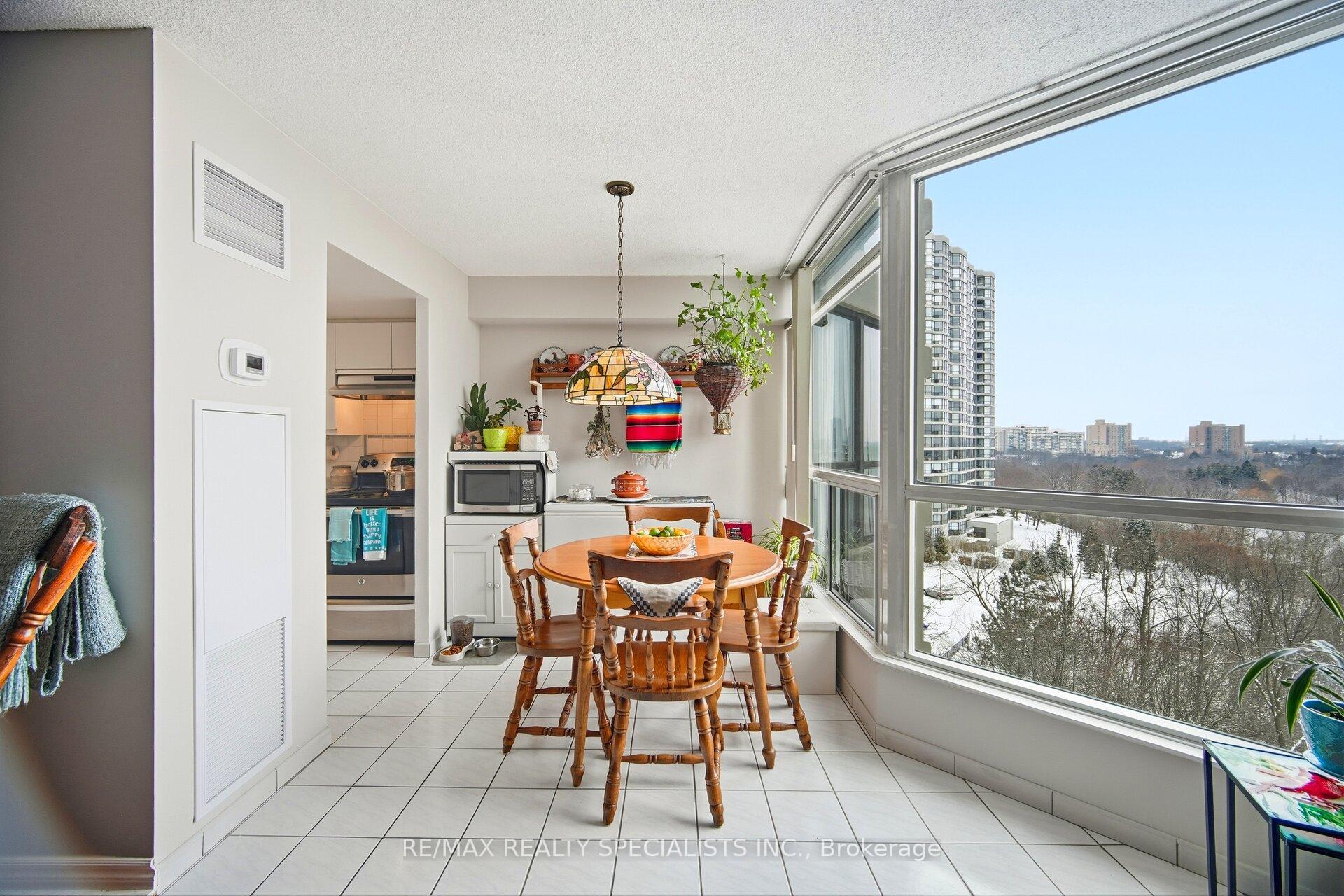 Photo 14 of Unit 805, 5 Rowntree Road N, Etobicoke, Mount Olive-Silverstone-Jamestown — HOMEH