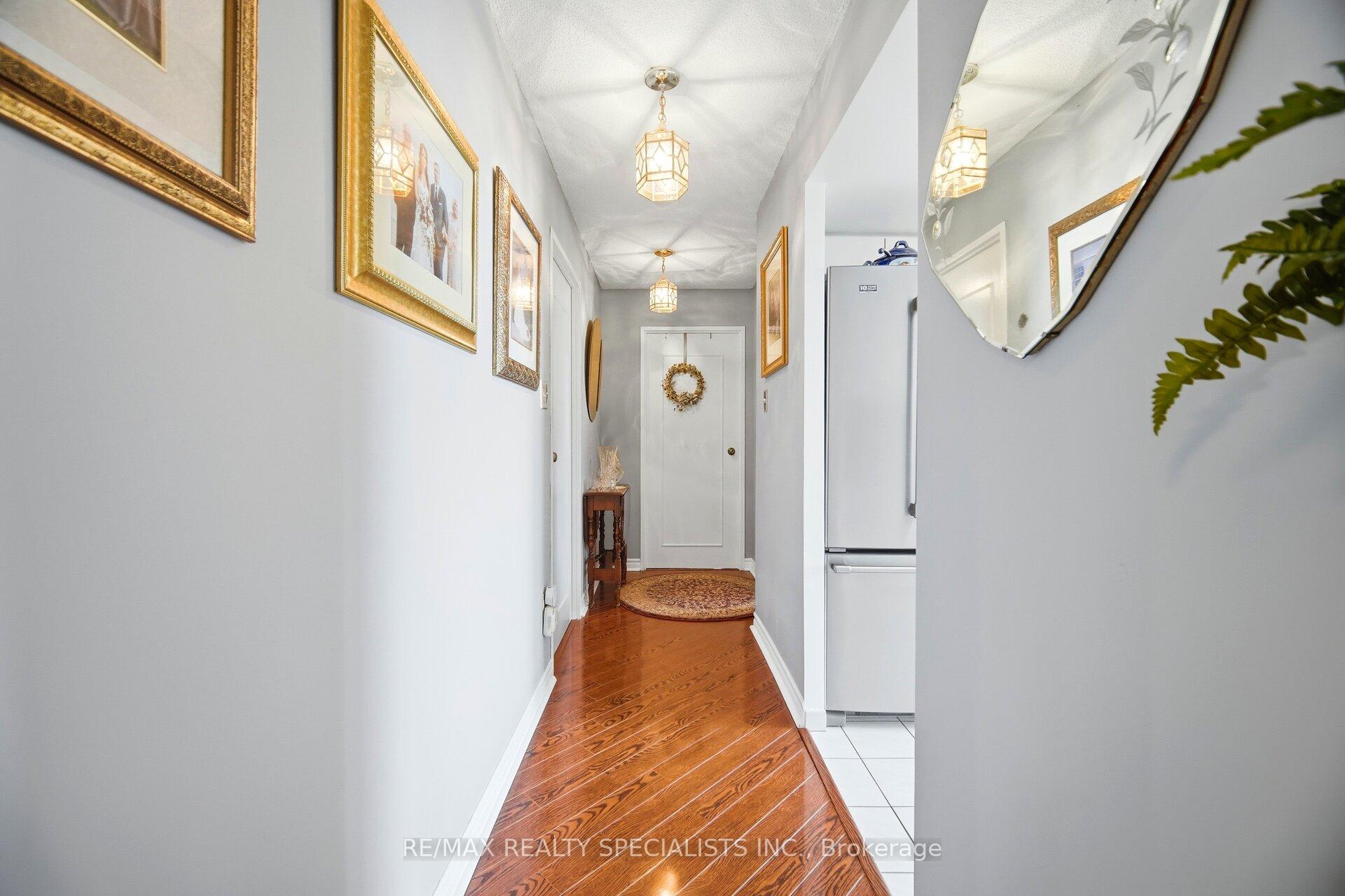Photo 21 of Unit 805, 5 Rowntree Road N, Etobicoke, Mount Olive-Silverstone-Jamestown — HOMEH