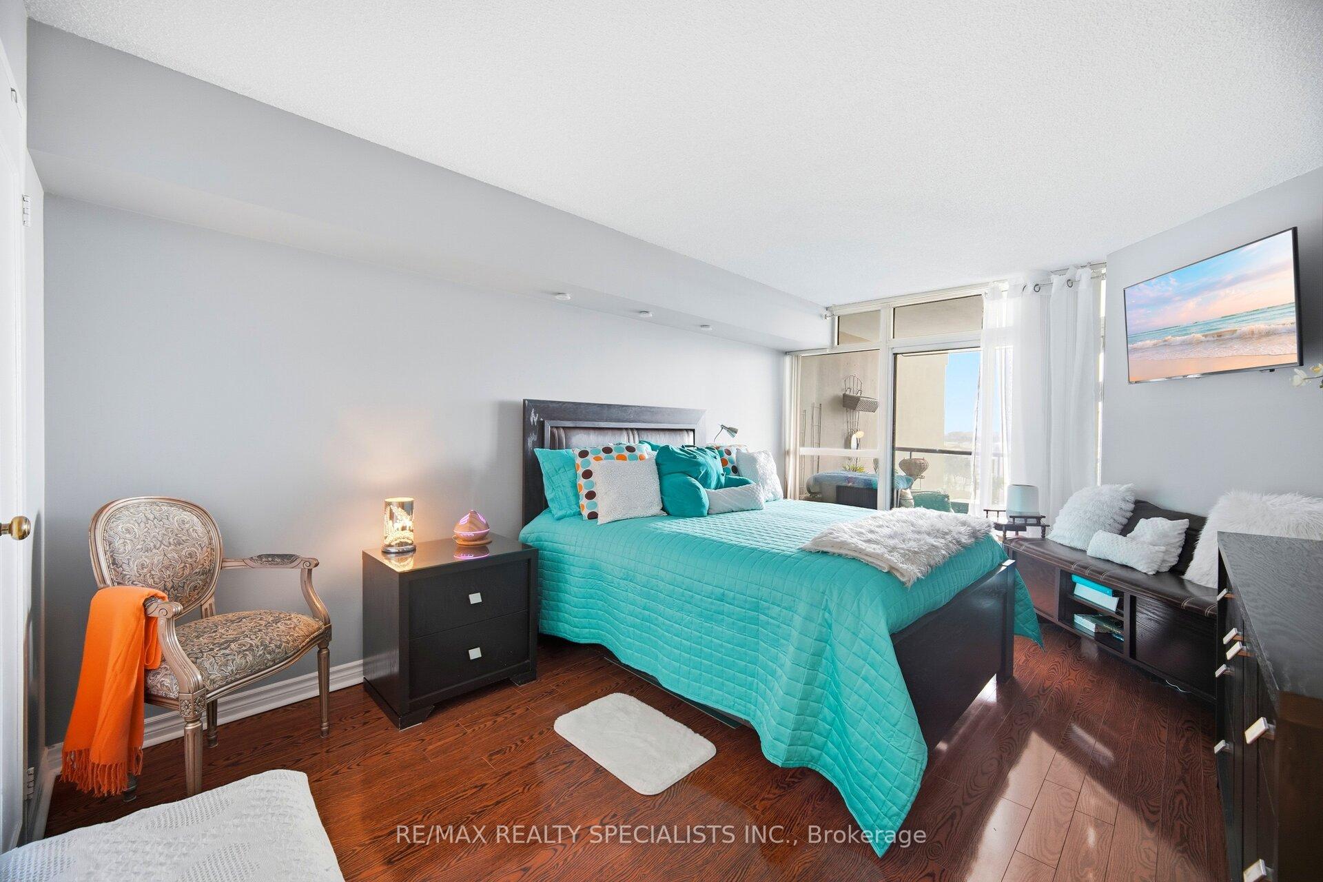 Photo 24 of Unit 805, 5 Rowntree Road N, Etobicoke, Mount Olive-Silverstone-Jamestown — HOMEH