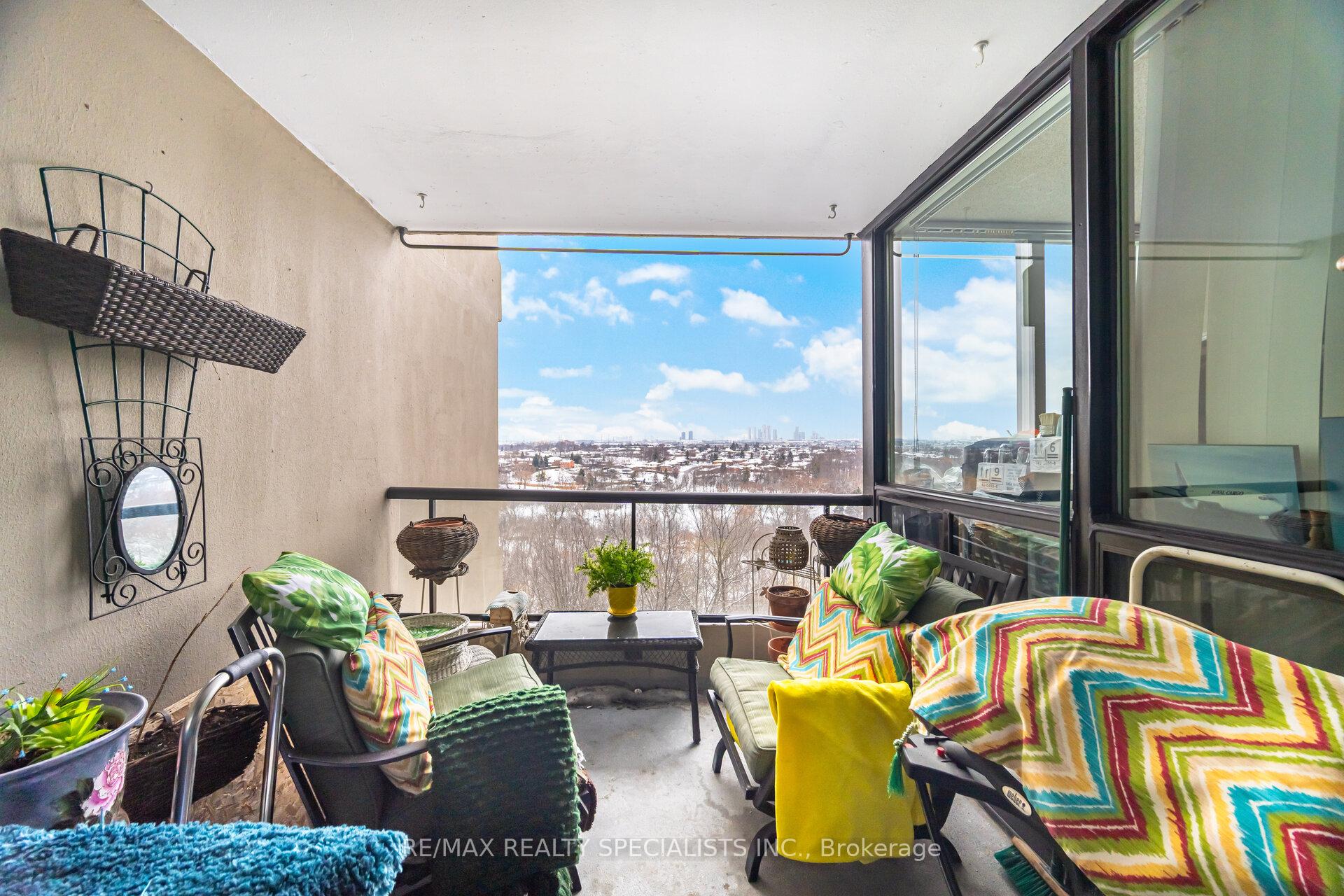Photo 30 of Unit 805, 5 Rowntree Road N, Etobicoke, Mount Olive-Silverstone-Jamestown — HOMEH