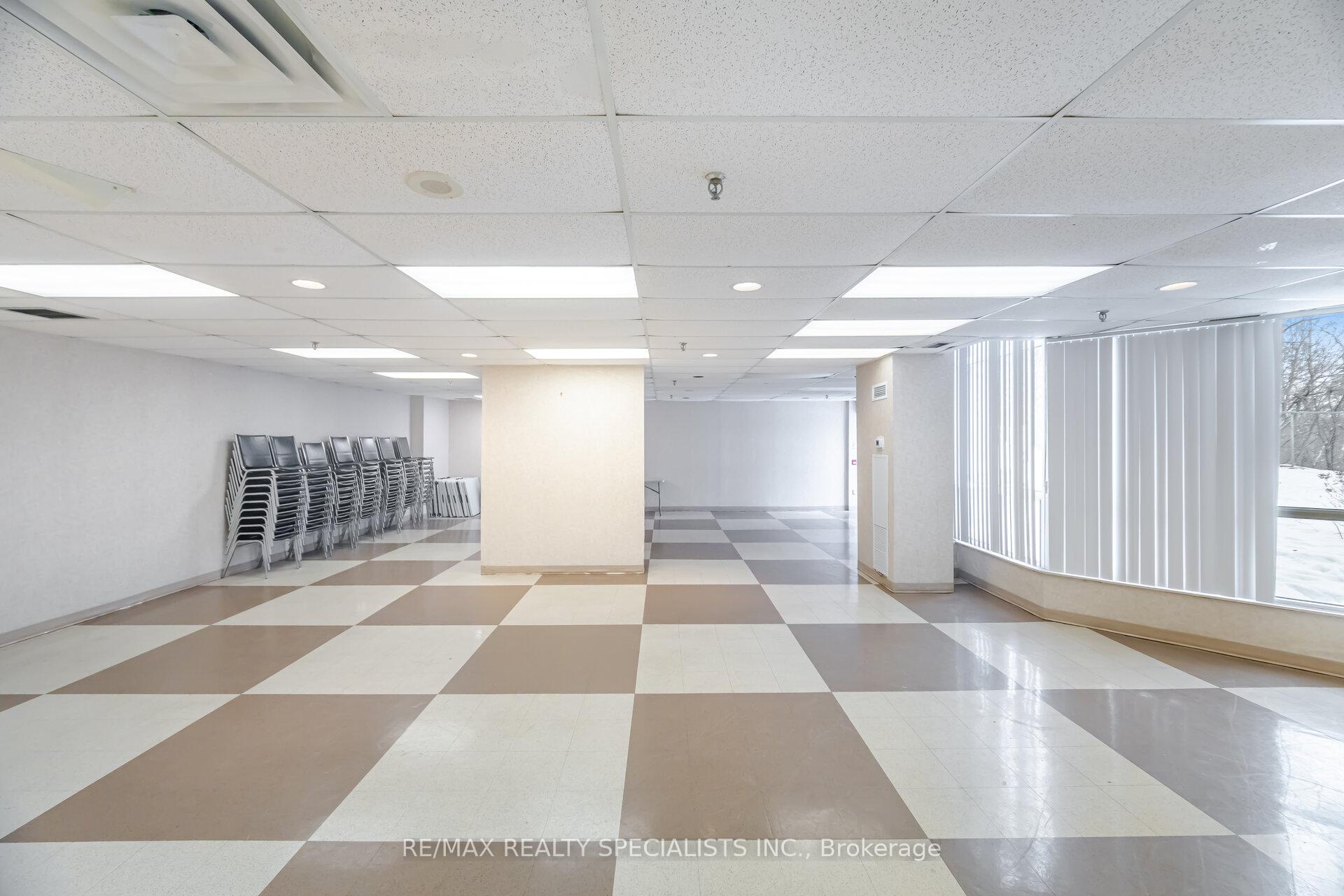 Photo 36 of Unit 805, 5 Rowntree Road N, Etobicoke, Mount Olive-Silverstone-Jamestown — HOMEH
