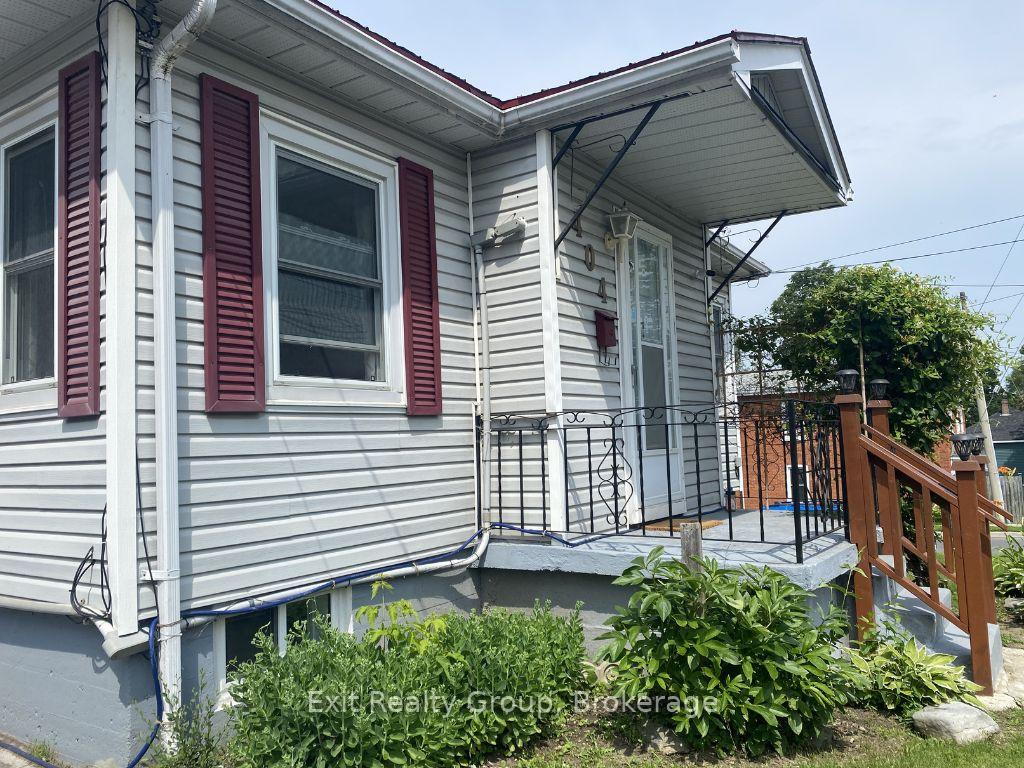 Photo 9 of 404 Bleecker Avenue, Belleville, Belleville Ward — HOMEH