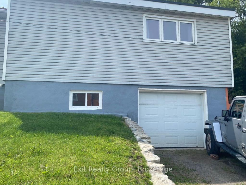 Photo 12 of 404 Bleecker Avenue, Belleville, Belleville Ward — HOMEH