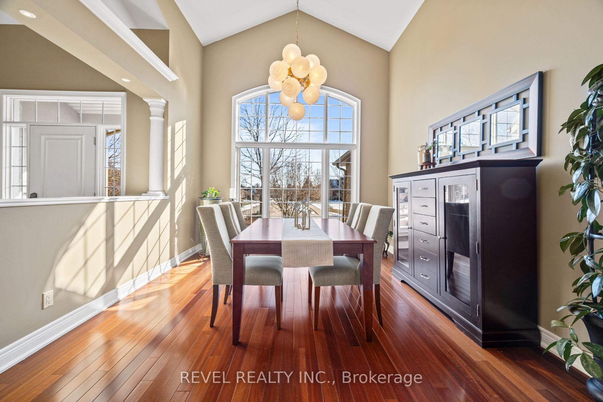 Photo 2 of 15 Mansfield Drive, Pelham, Fenwick — HOMEH