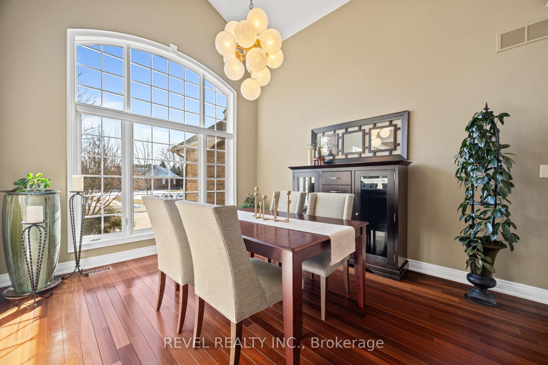 Photo 3 of 15 Mansfield Drive, Pelham, Fenwick — HOMEH