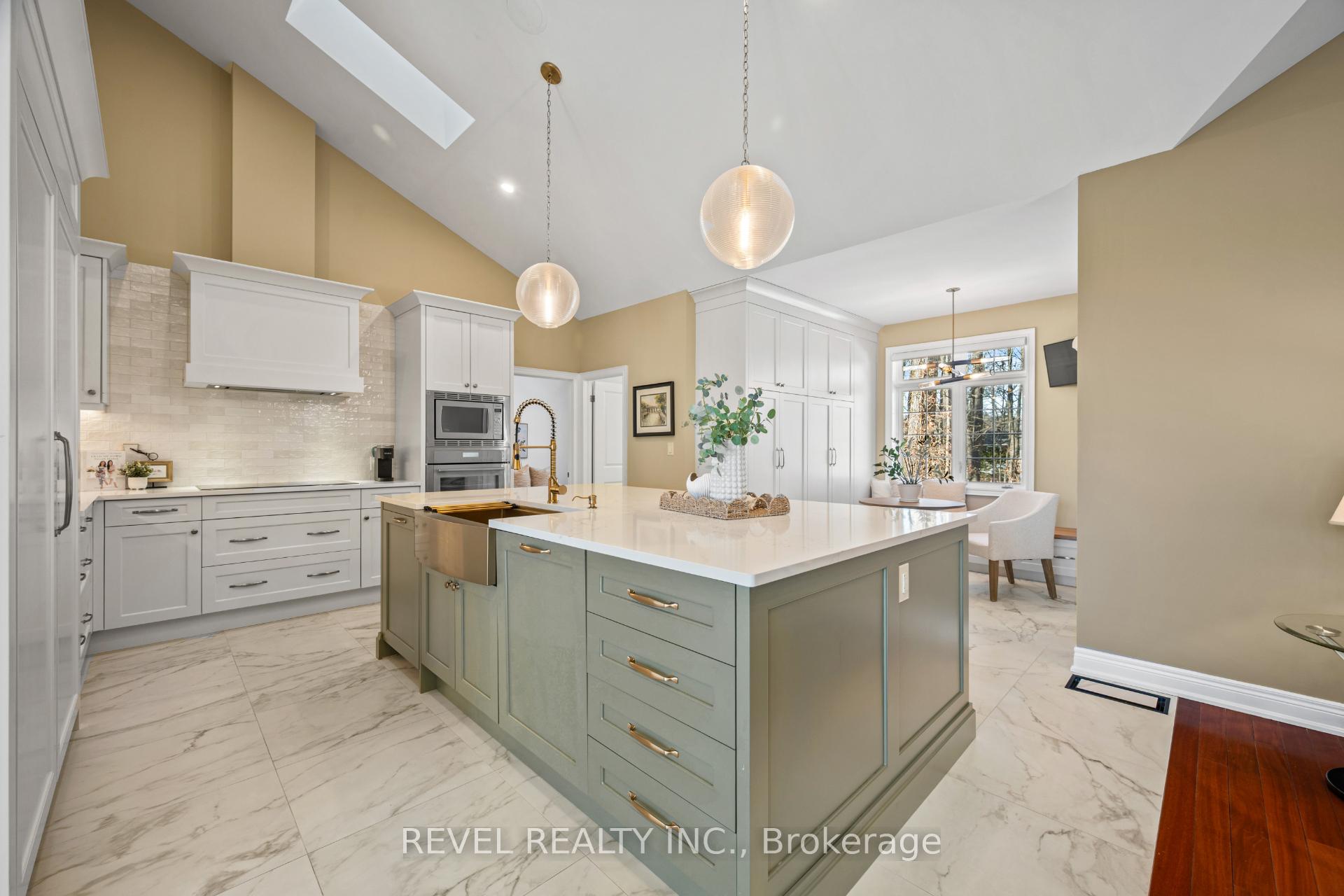 Photo 8 of 15 Mansfield Drive, Pelham, Fenwick — HOMEH