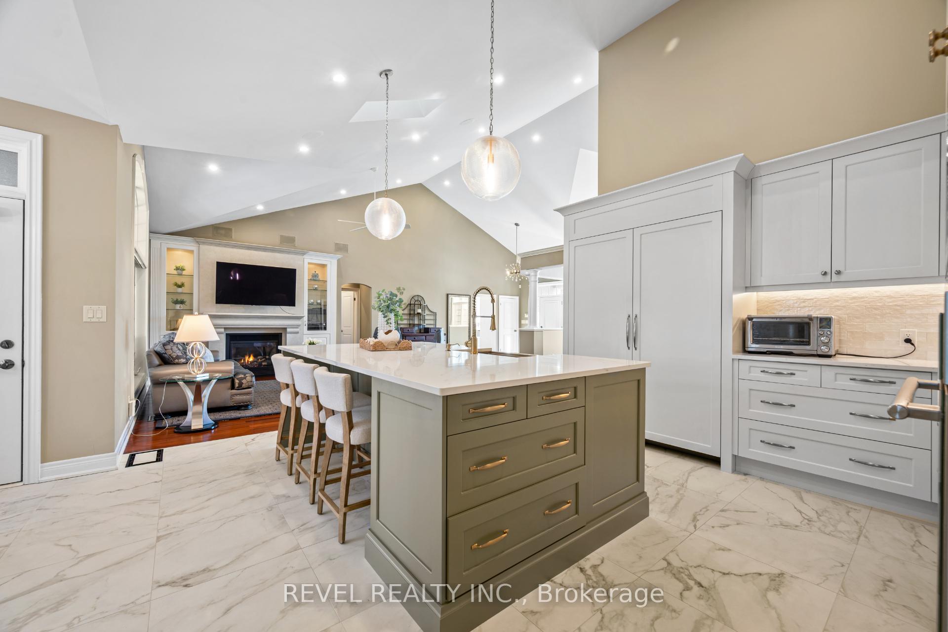 Photo 10 of 15 Mansfield Drive, Pelham, Fenwick — HOMEH