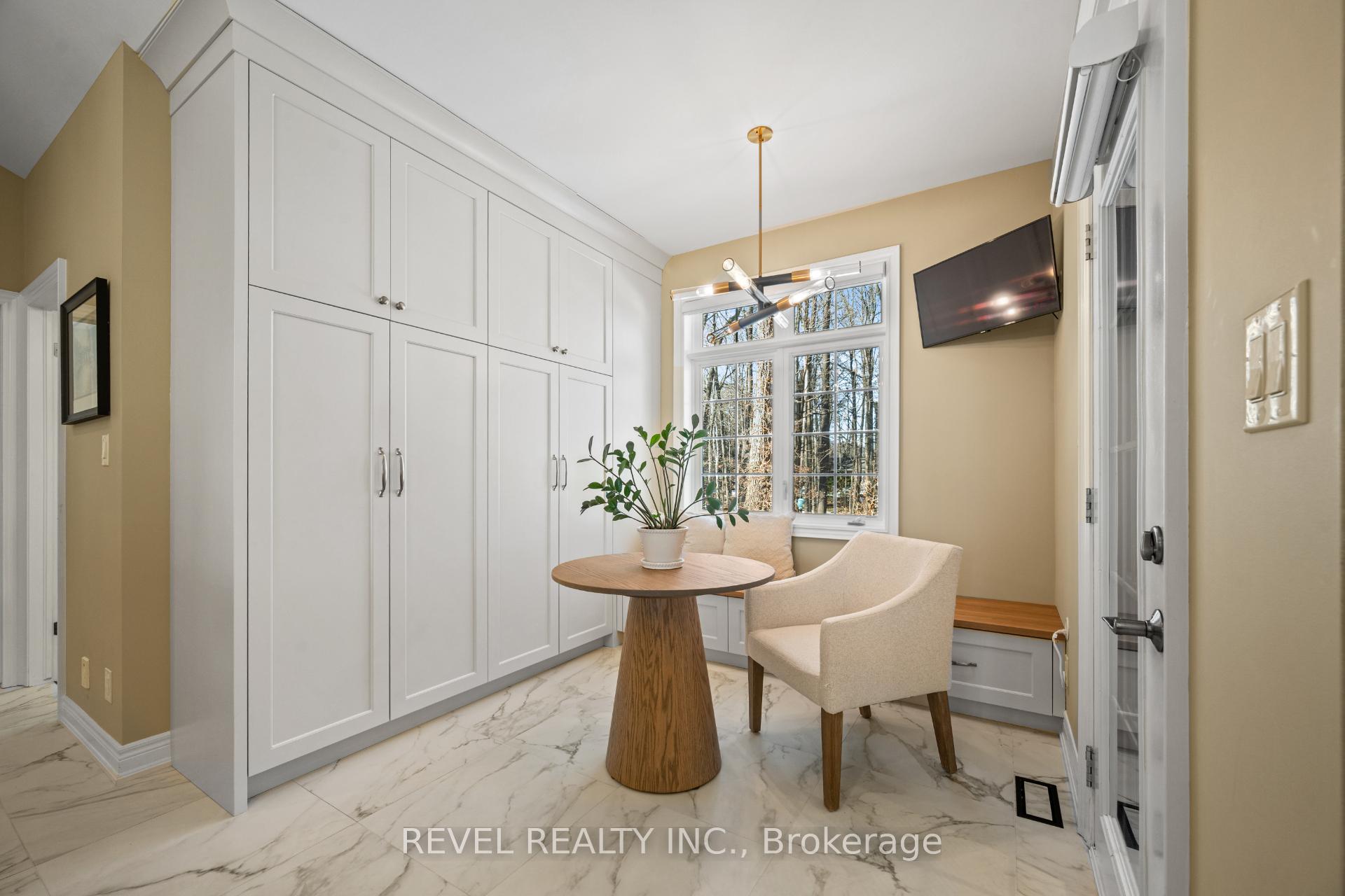 Photo 11 of 15 Mansfield Drive, Pelham, Fenwick — HOMEH