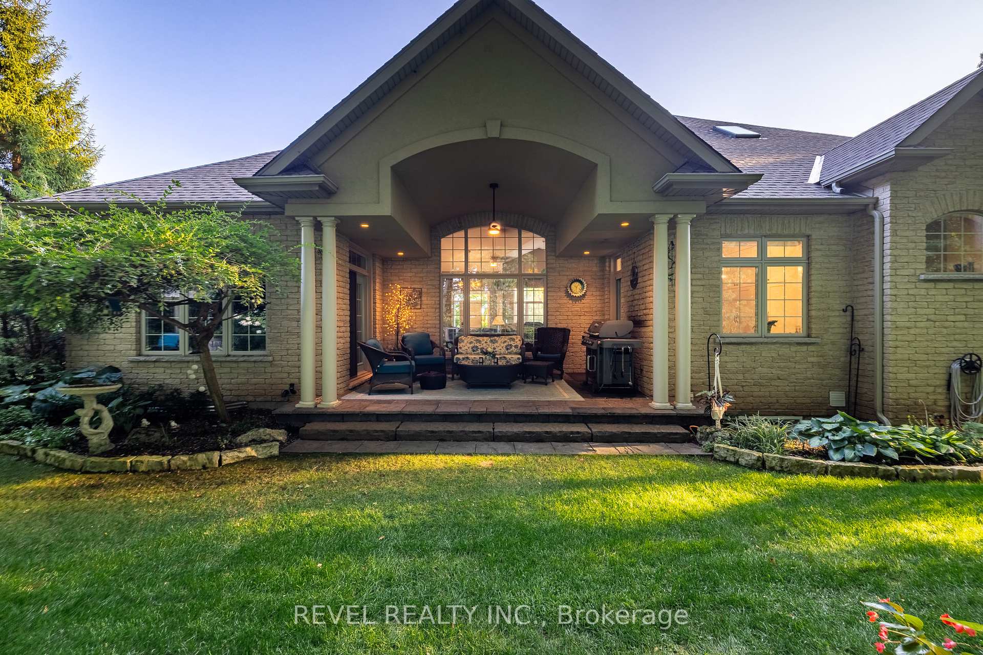 Photo 33 of 15 Mansfield Drive, Pelham, Fenwick — HOMEH