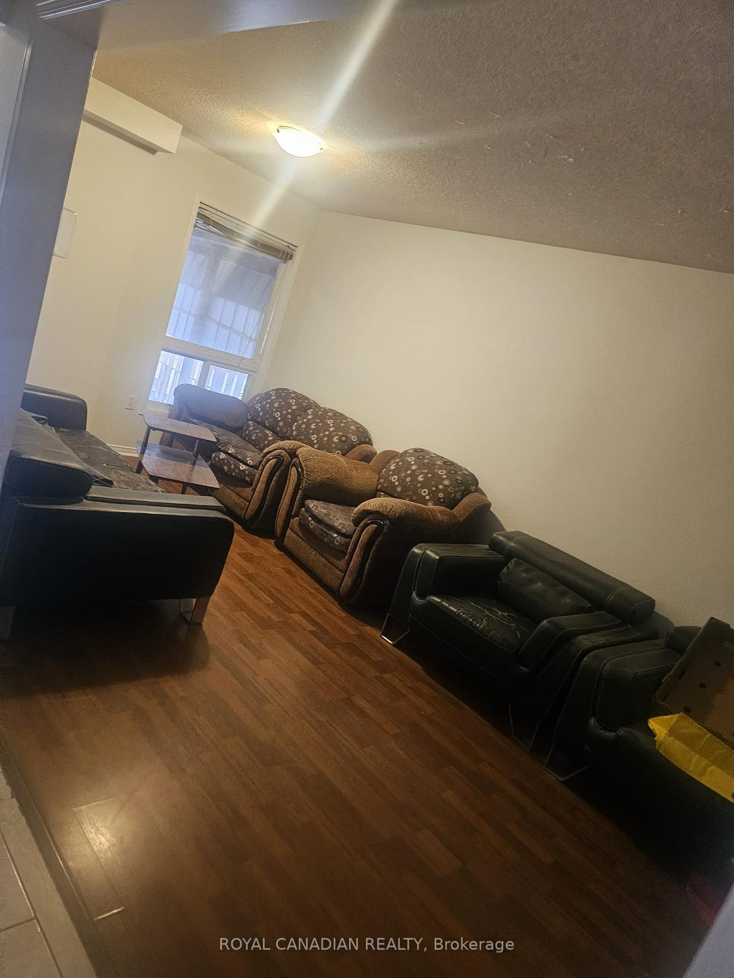 Photo 4 of 112 Lauraglen Crescent, Brampton, Fletcher's Creek South — HOMEH
