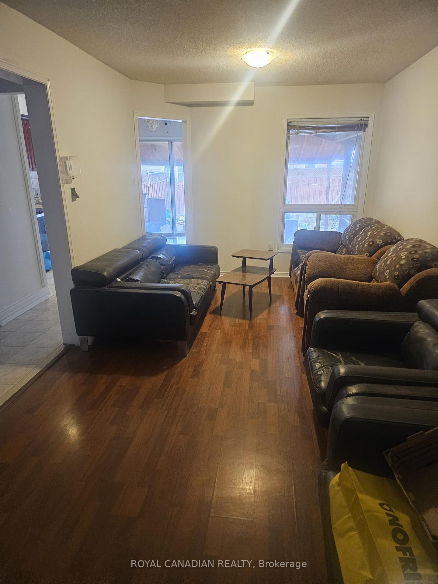 Photo 5 of 112 Lauraglen Crescent, Brampton, Fletcher's Creek South — HOMEH