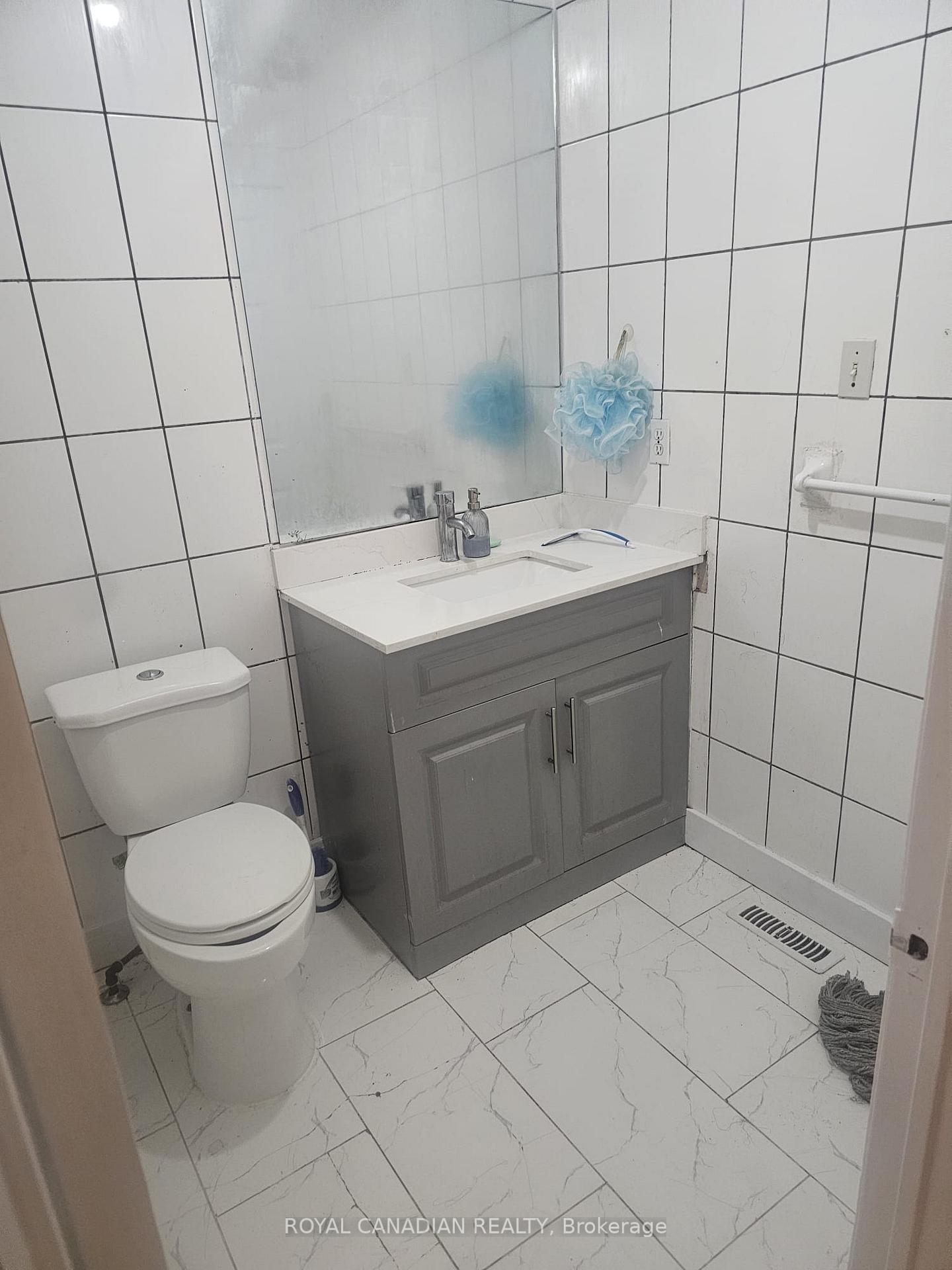 Photo 8 of 112 Lauraglen Crescent, Brampton, Fletcher's Creek South — HOMEH