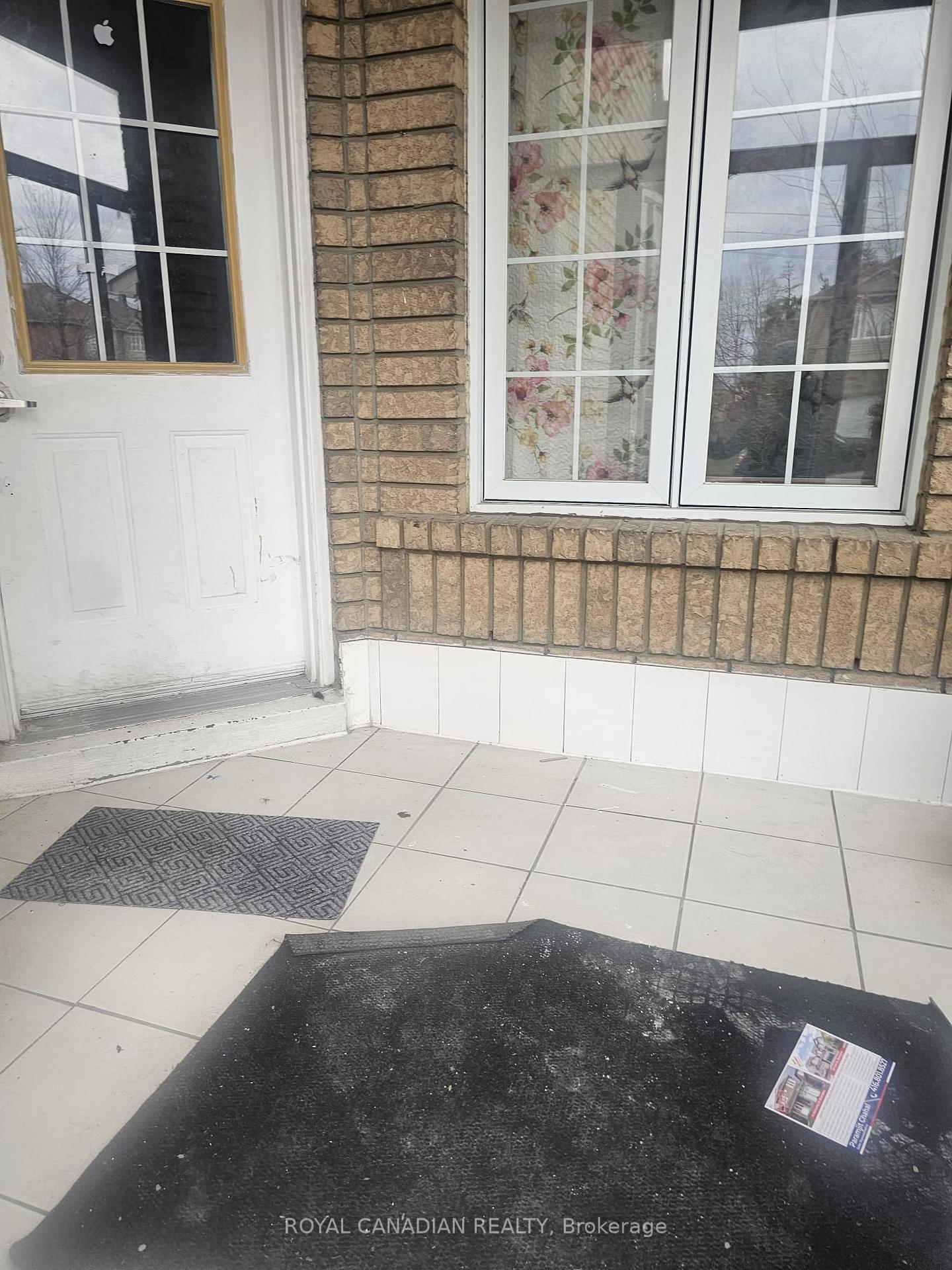 Photo 12 of 112 Lauraglen Crescent, Brampton, Fletcher's Creek South — HOMEH