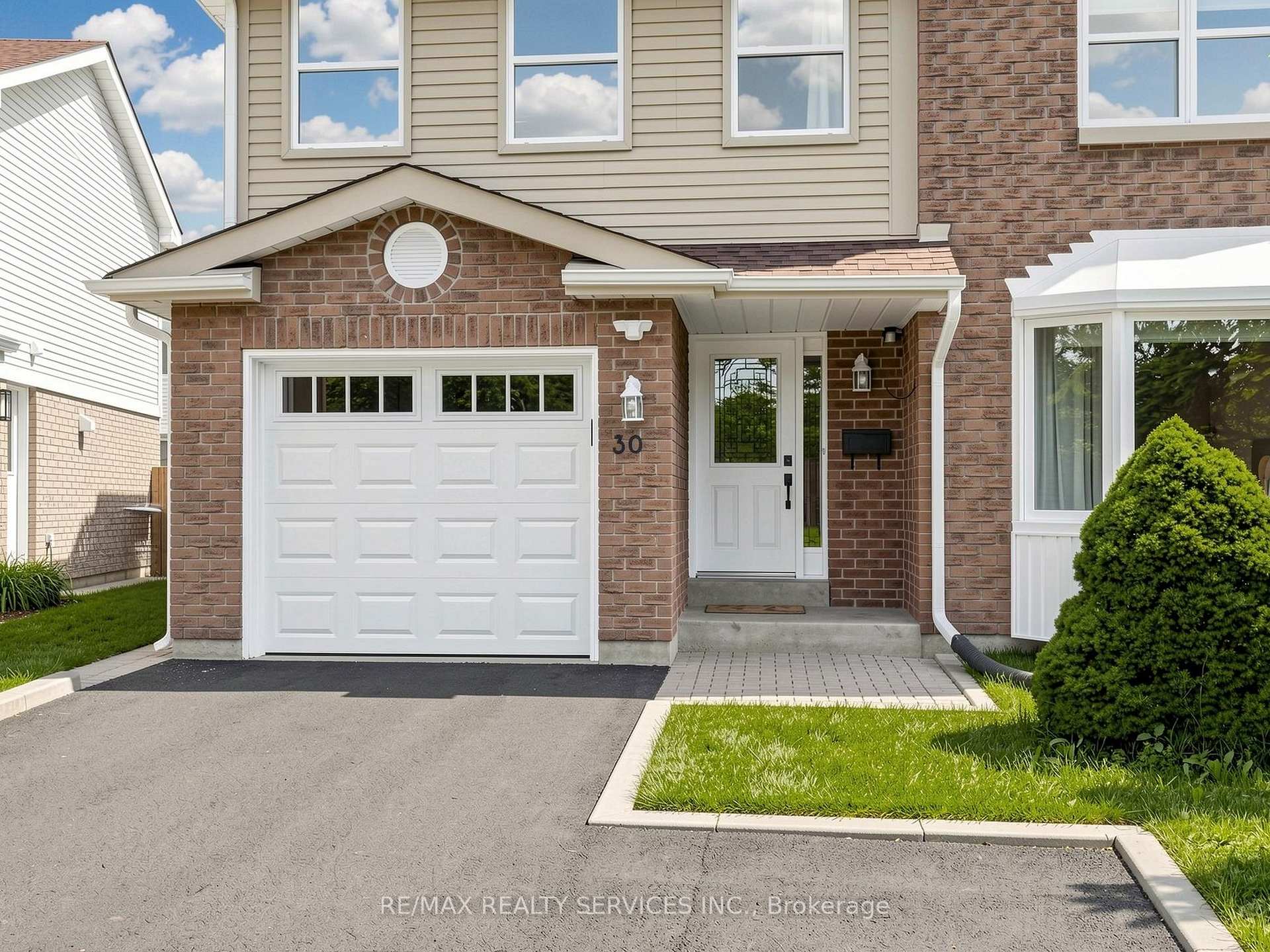 Photo 3 of 30 Mcgillivary Crescent, Brampton, Central Park — HOMEH