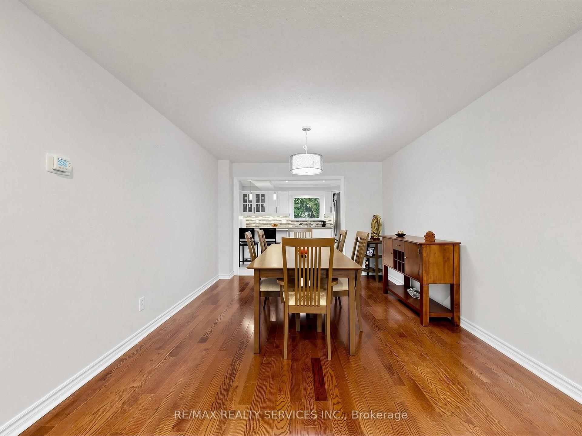Photo 9 of 30 Mcgillivary Crescent, Brampton, Central Park — HOMEH