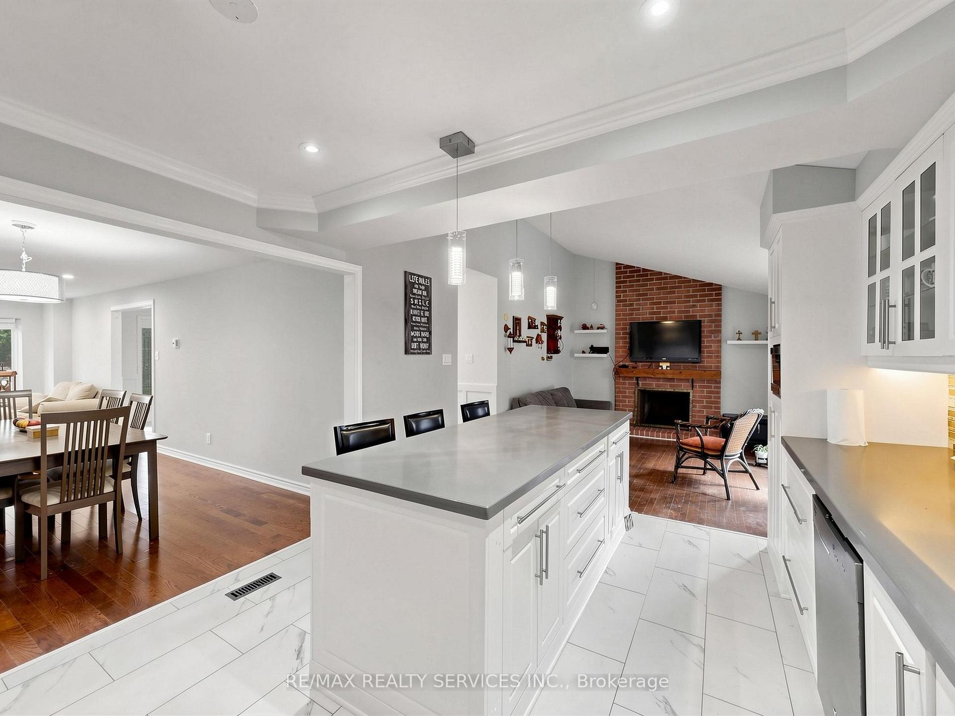 Photo 16 of 30 Mcgillivary Crescent, Brampton, Central Park — HOMEH