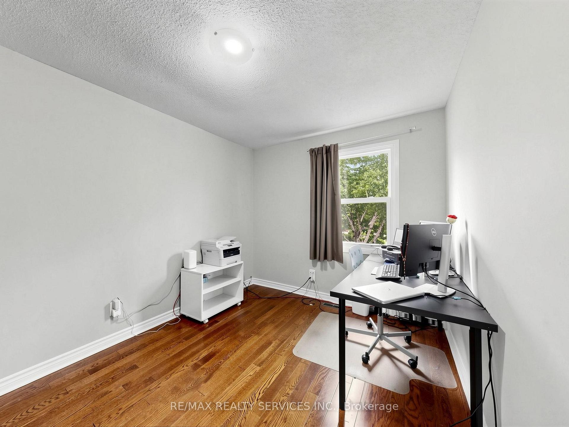 Photo 26 of 30 Mcgillivary Crescent, Brampton, Central Park — HOMEH
