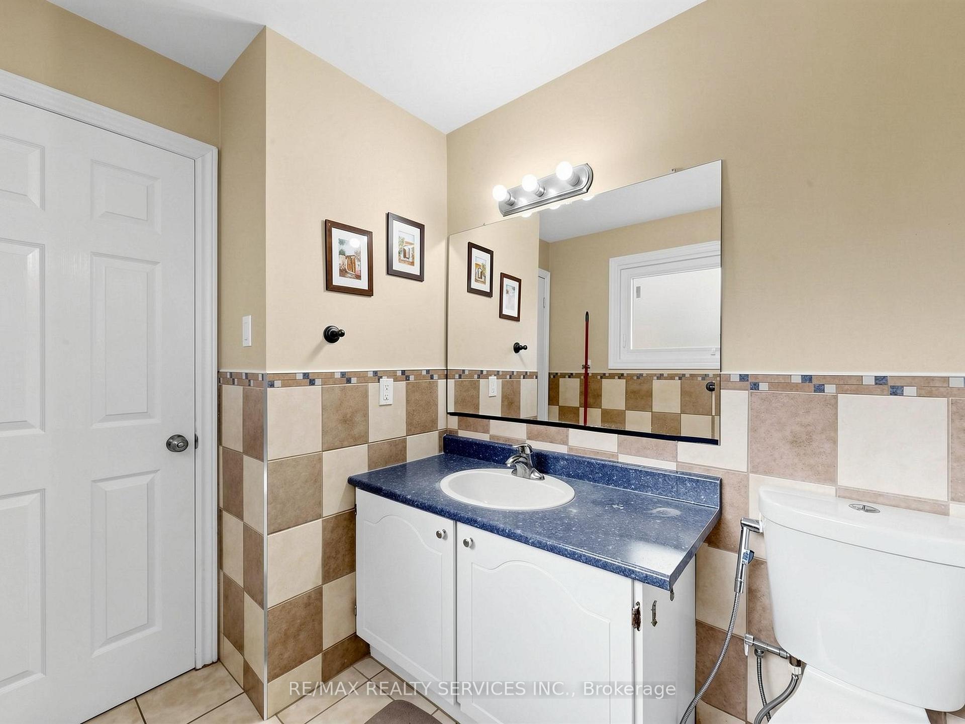 Photo 28 of 30 Mcgillivary Crescent, Brampton, Central Park — HOMEH