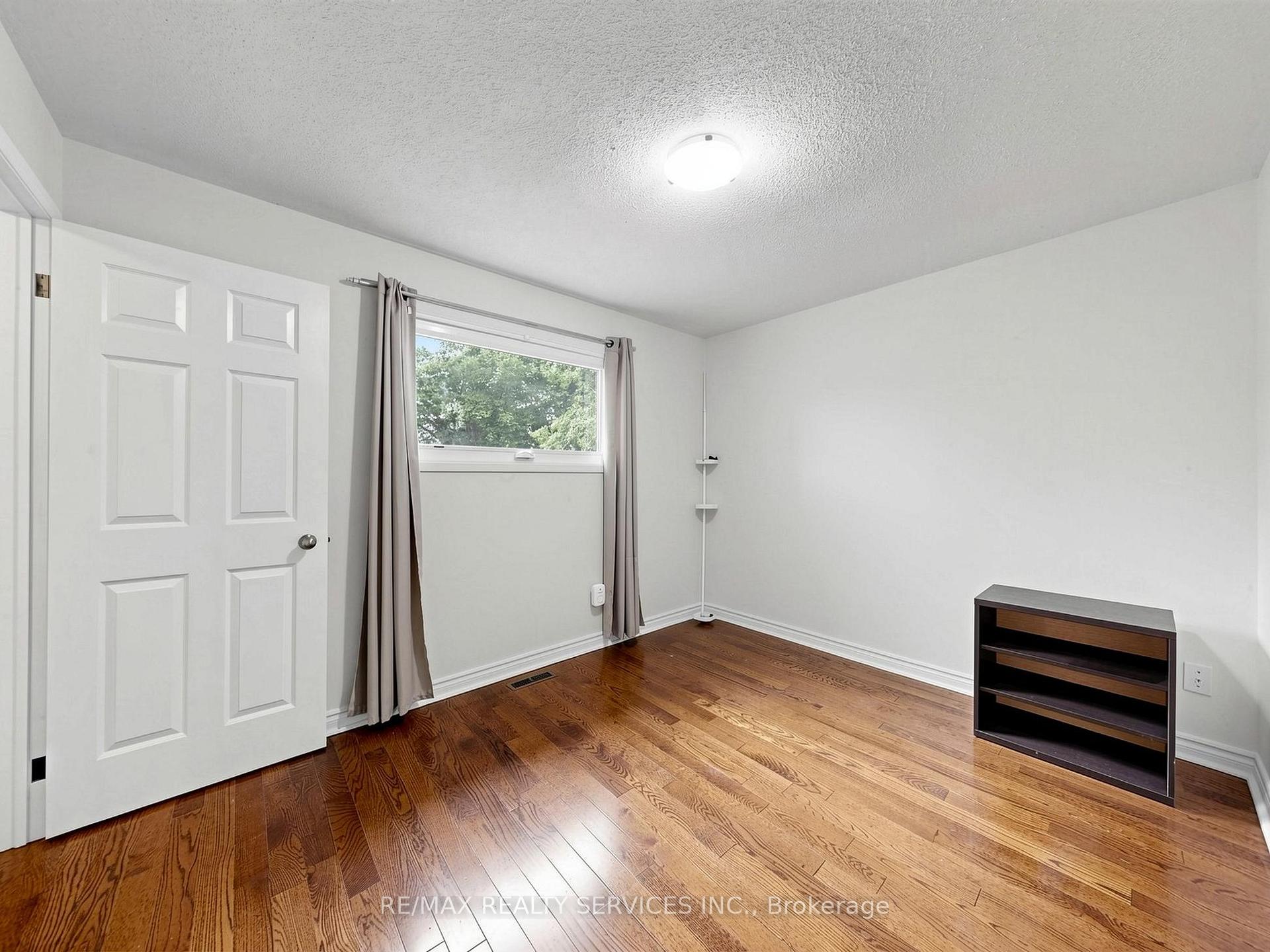 Photo 32 of 30 Mcgillivary Crescent, Brampton, Central Park — HOMEH