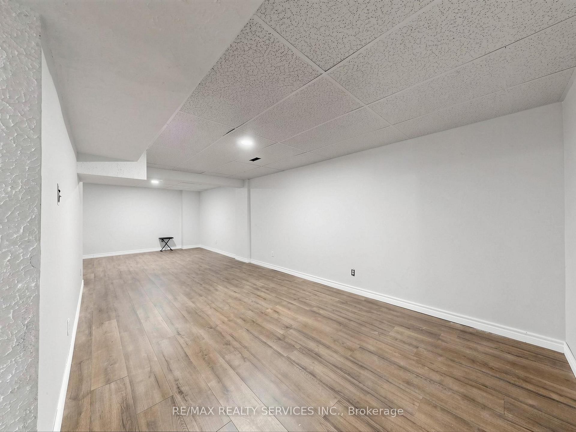 Photo 35 of 30 Mcgillivary Crescent, Brampton, Central Park — HOMEH