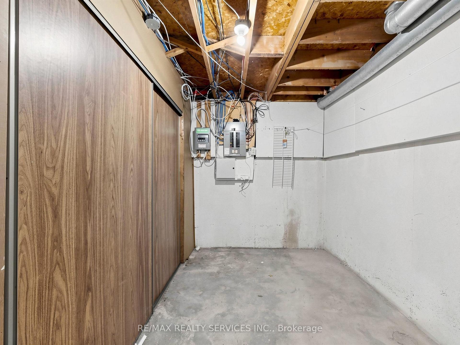Photo 40 of 30 Mcgillivary Crescent, Brampton, Central Park — HOMEH