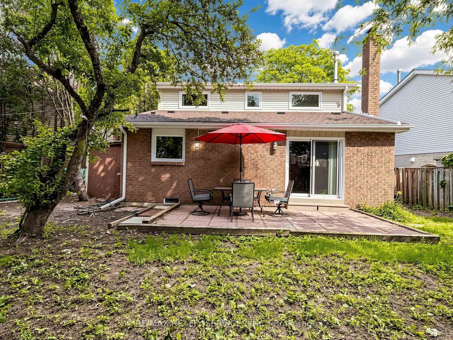 Photo 45 of 30 Mcgillivary Crescent, Brampton, Central Park — HOMEH