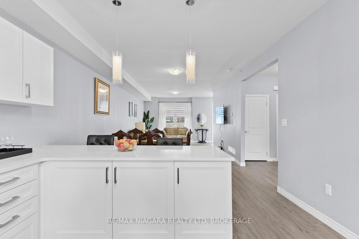 Photo 10 of 153 Summersides Boulevard, Pelham, Fonthill — HOMEH