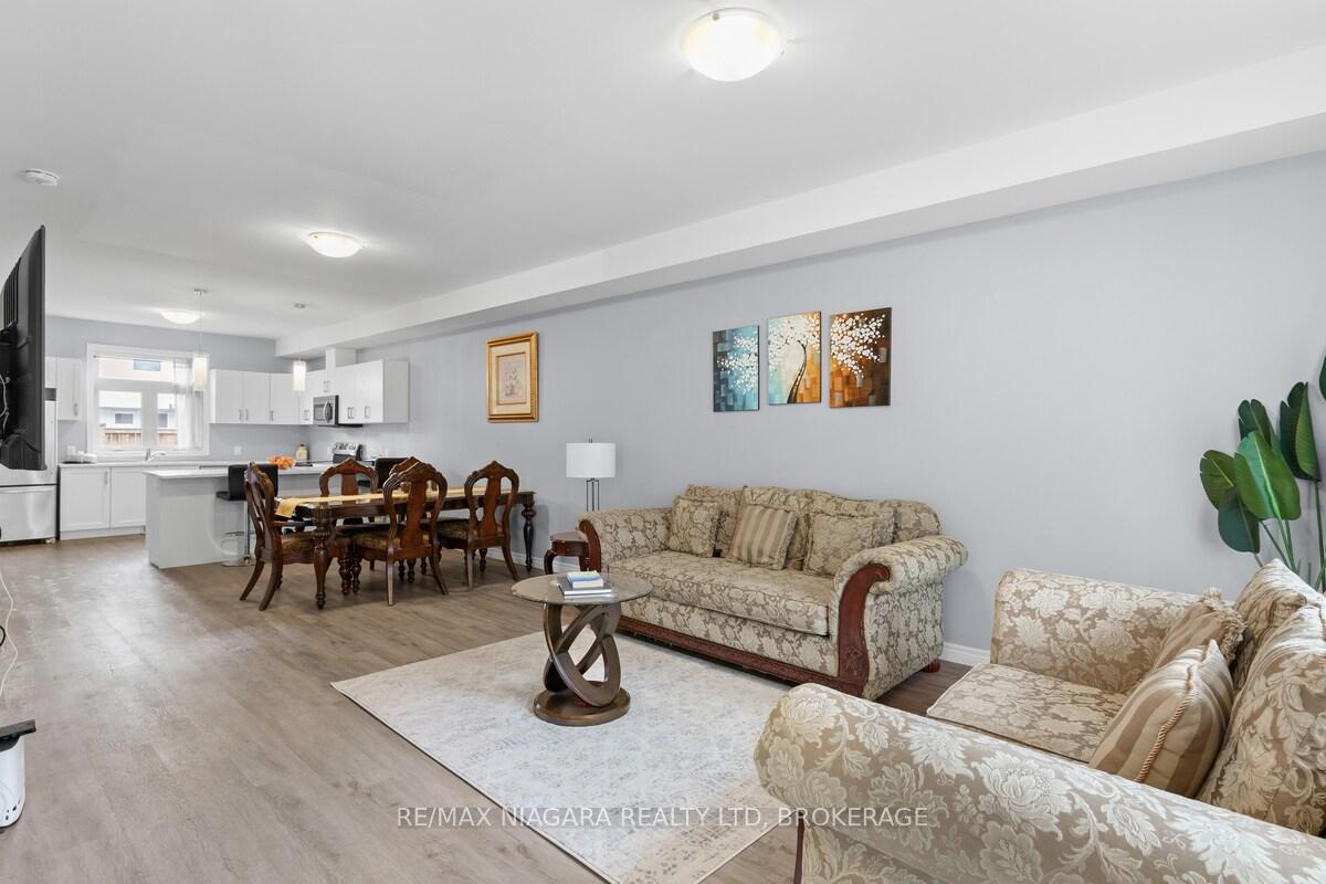 Photo 13 of 153 Summersides Boulevard, Pelham, Fonthill — HOMEH