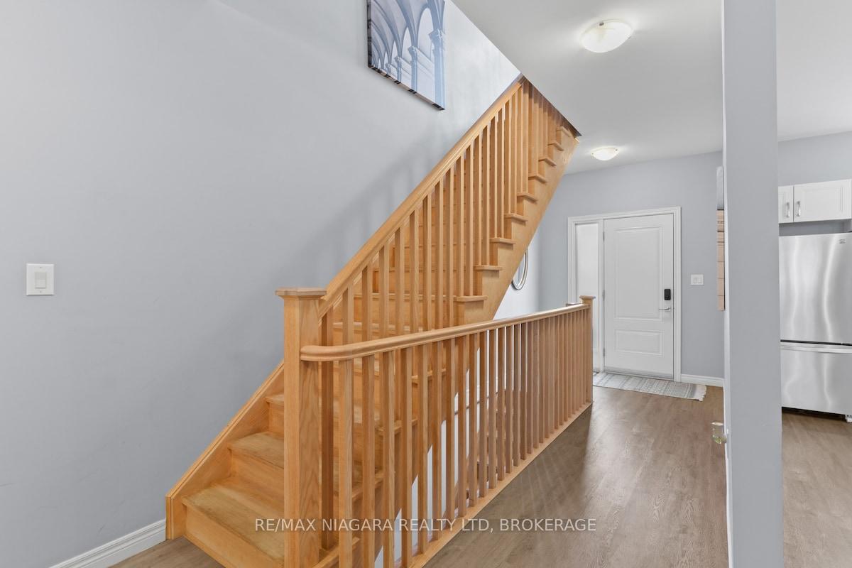 Photo 16 of 153 Summersides Boulevard, Pelham, Fonthill — HOMEH