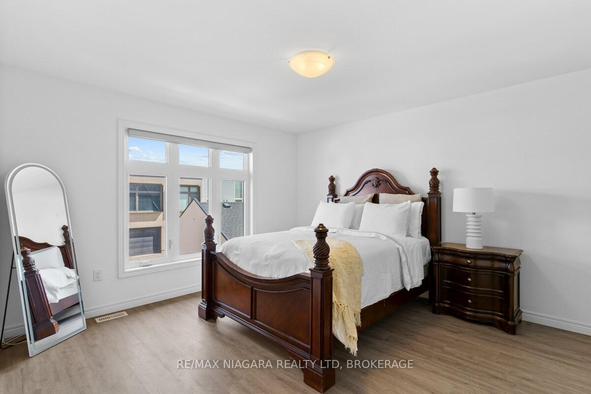 Photo 18 of 153 Summersides Boulevard, Pelham, Fonthill — HOMEH