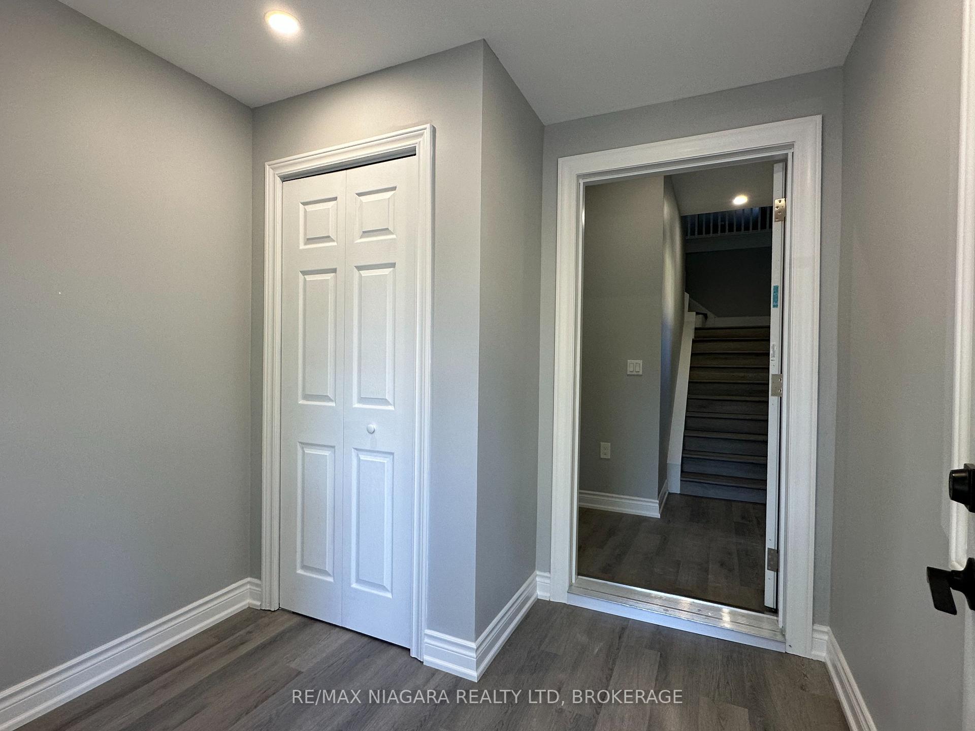 Photo 3 of Unit unit B, 27 Water Street, St. Catharines, Downtown — HOMEH