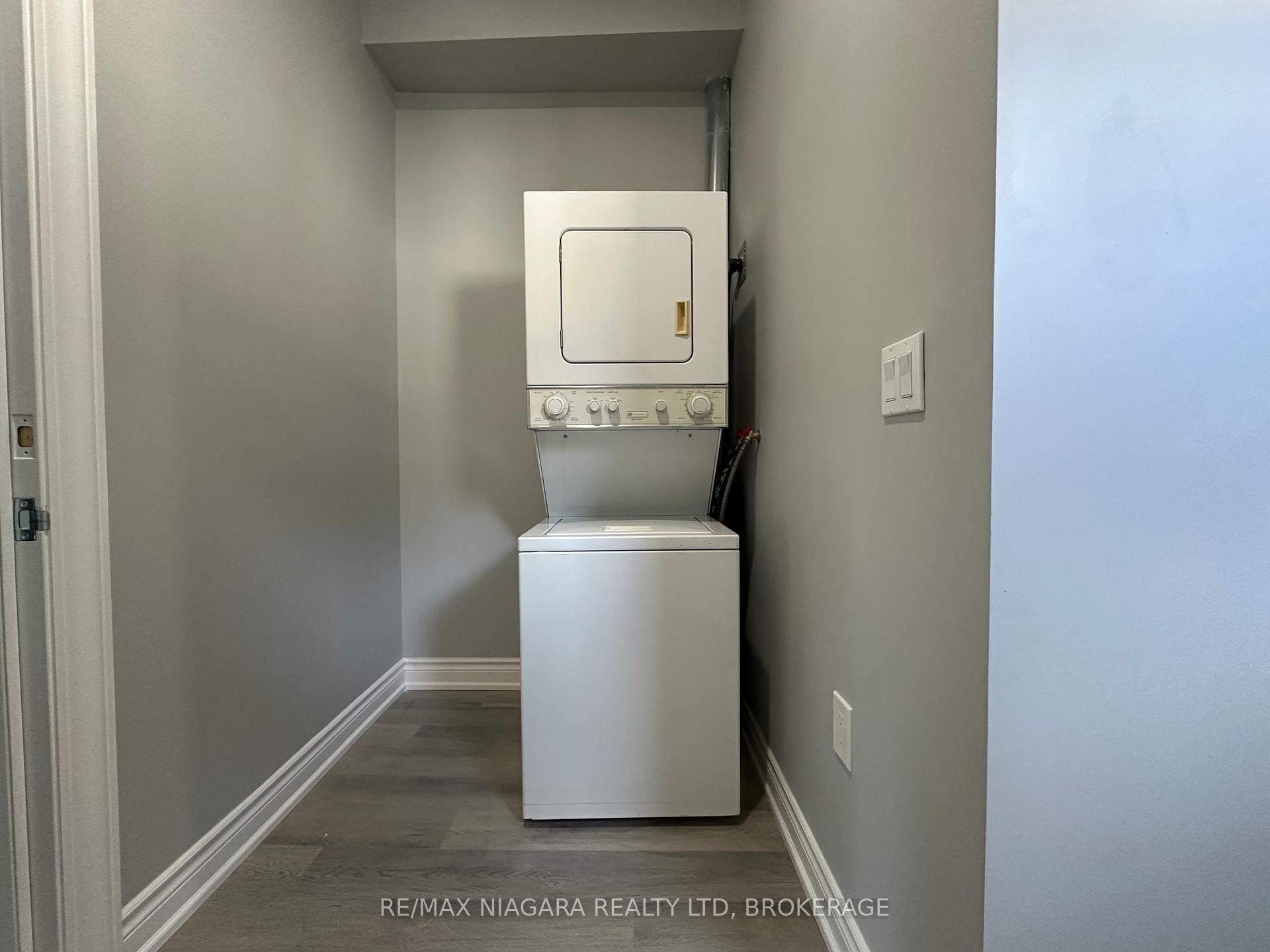 Photo 5 of Unit unit B, 27 Water Street, St. Catharines, Downtown — HOMEH