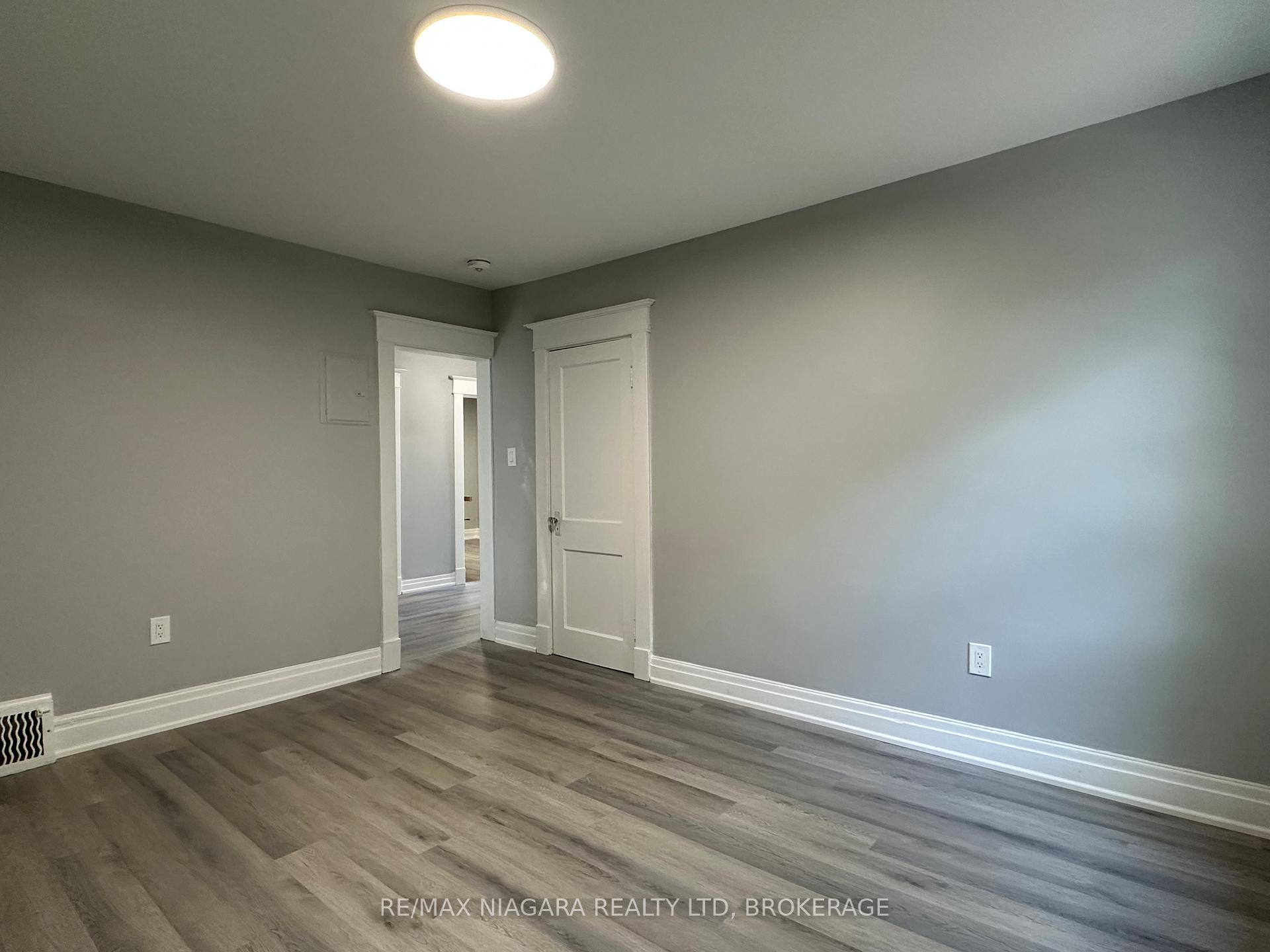 Photo 13 of Unit unit B, 27 Water Street, St. Catharines, Downtown — HOMEH
