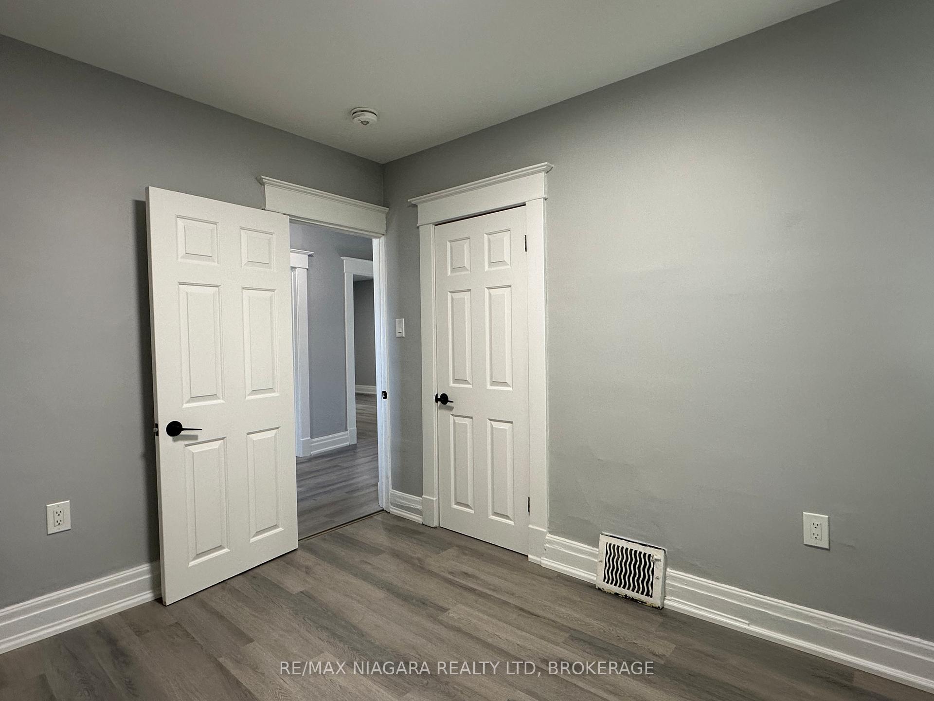 Photo 15 of Unit unit B, 27 Water Street, St. Catharines, Downtown — HOMEH