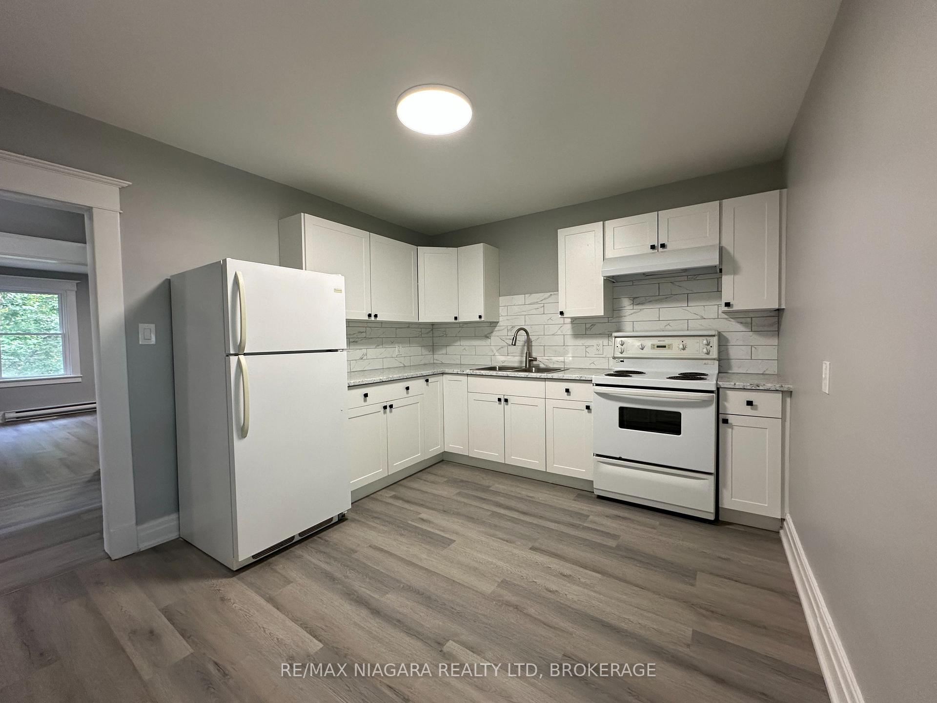 Photo 18 of Unit unit B, 27 Water Street, St. Catharines, Downtown — HOMEH