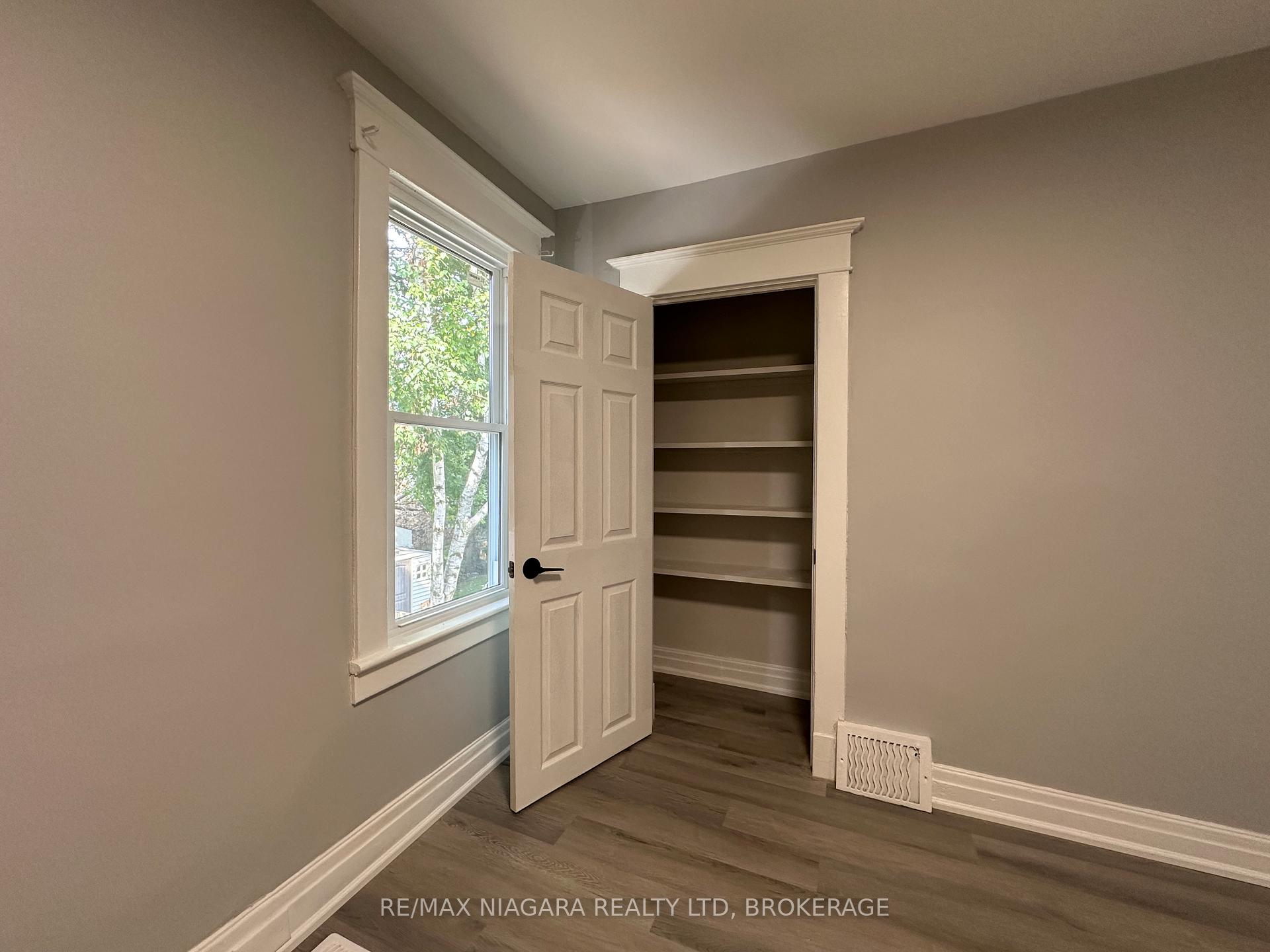 Photo 20 of Unit unit B, 27 Water Street, St. Catharines, Downtown — HOMEH