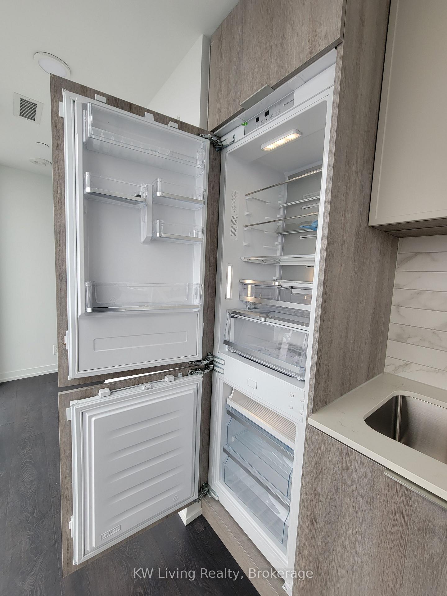 Photo 3 of Unit 1920, 2020 Bathurst Street, Toronto, Humewood-Cedarvale — HOMEH