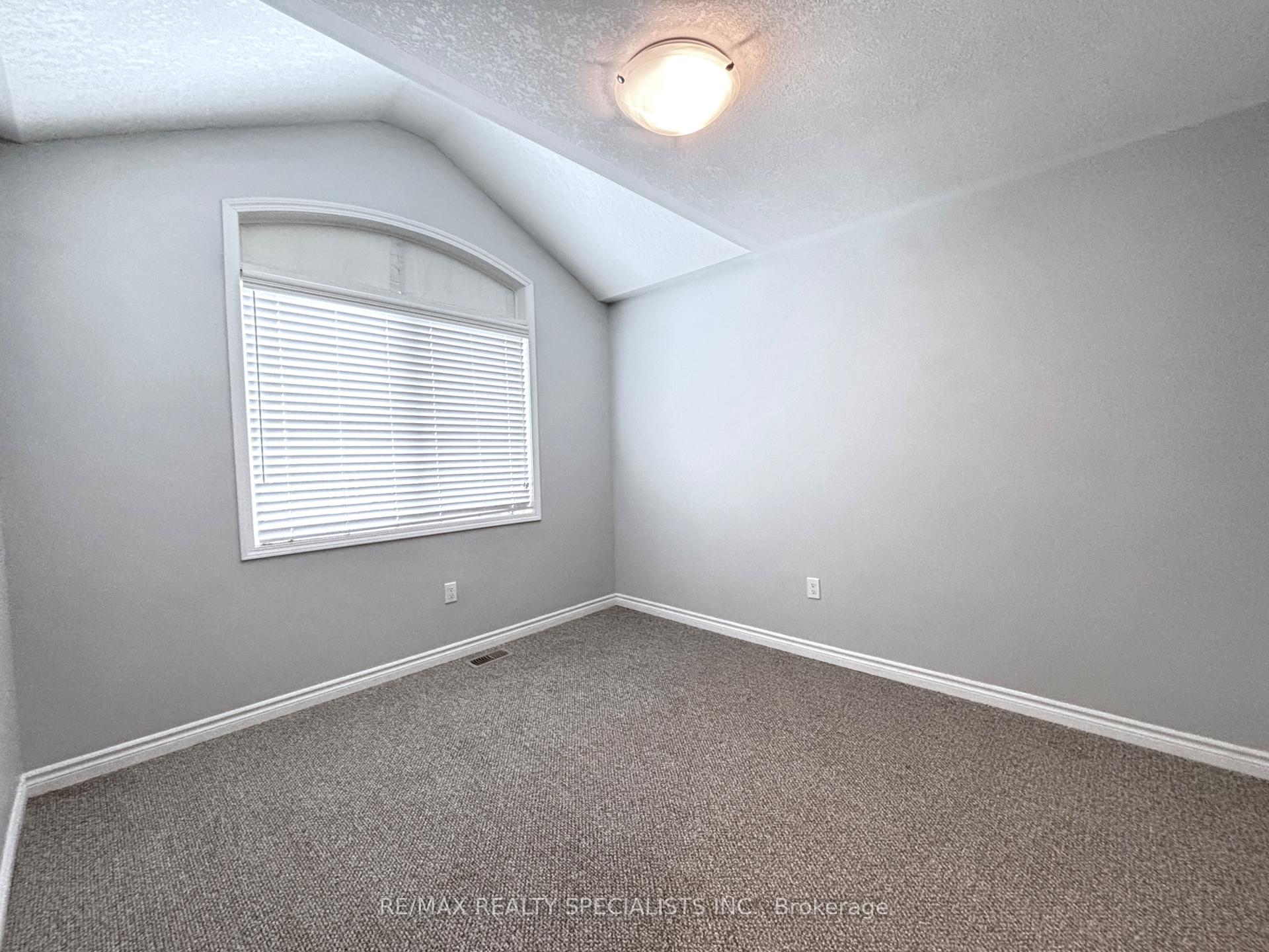 Photo 8 of 227 Spring Creek Drive, Hamilton, Waterdown — HOMEH