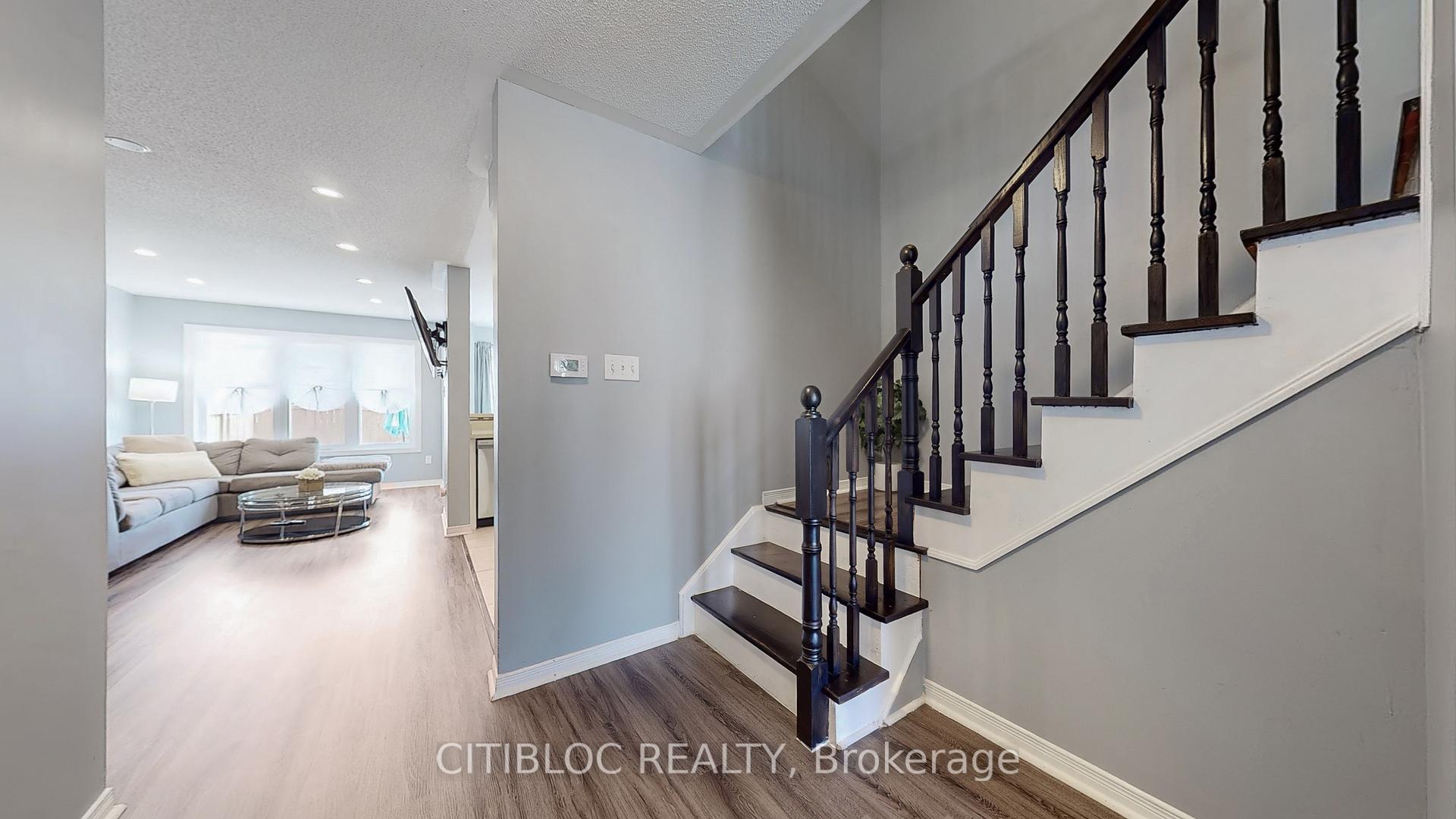 Photo 3 of 130 Rockgarden Trail, Brampton, Sandringham-Wellington — HOMEH