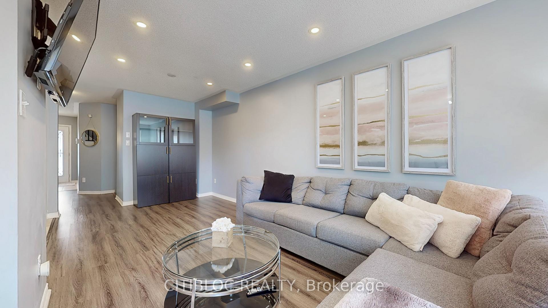 Photo 6 of 130 Rockgarden Trail, Brampton, Sandringham-Wellington — HOMEH