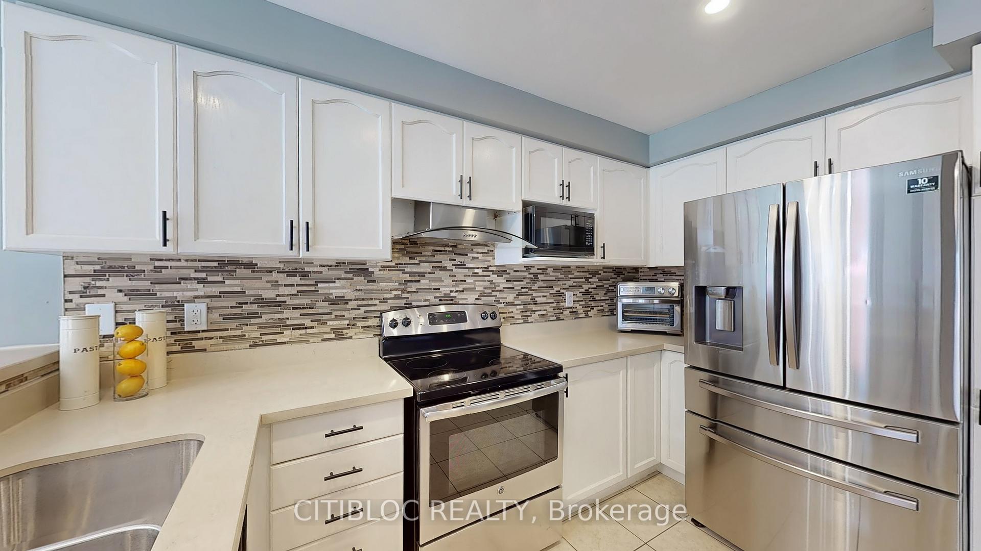 Photo 9 of 130 Rockgarden Trail, Brampton, Sandringham-Wellington — HOMEH