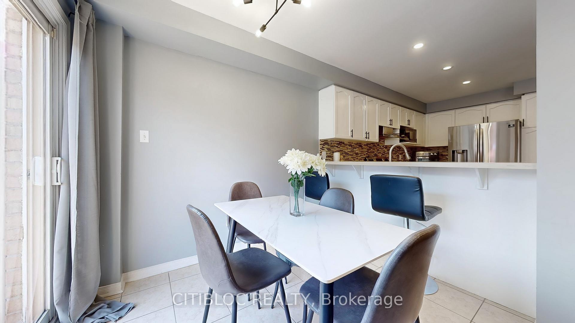 Photo 11 of 130 Rockgarden Trail, Brampton, Sandringham-Wellington — HOMEH