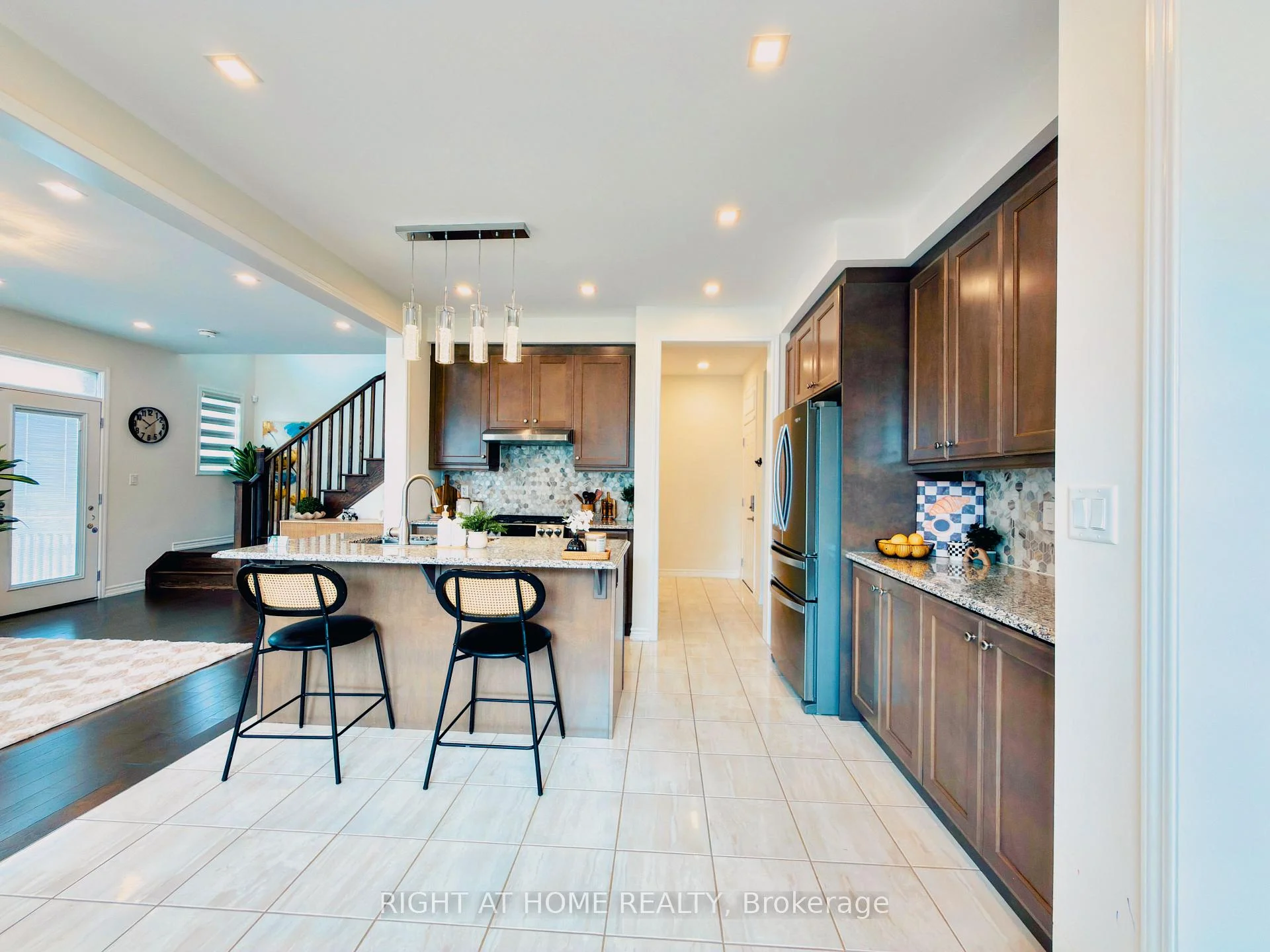 Photo 12 of 30 Boothill Drive, Brampton, Northwest Brampton — HOMEH