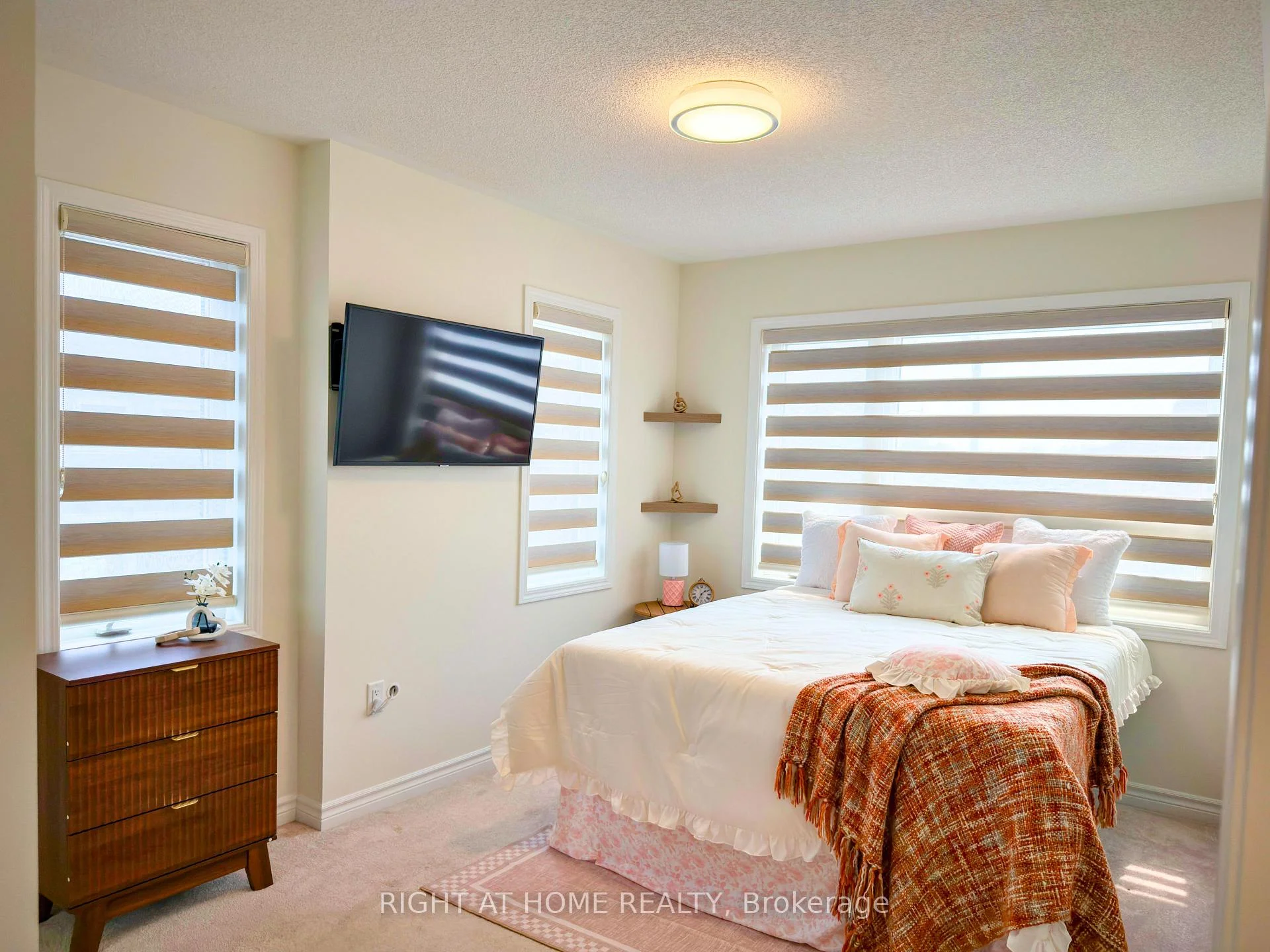 Photo 32 of 30 Boothill Drive, Brampton, Northwest Brampton — HOMEH